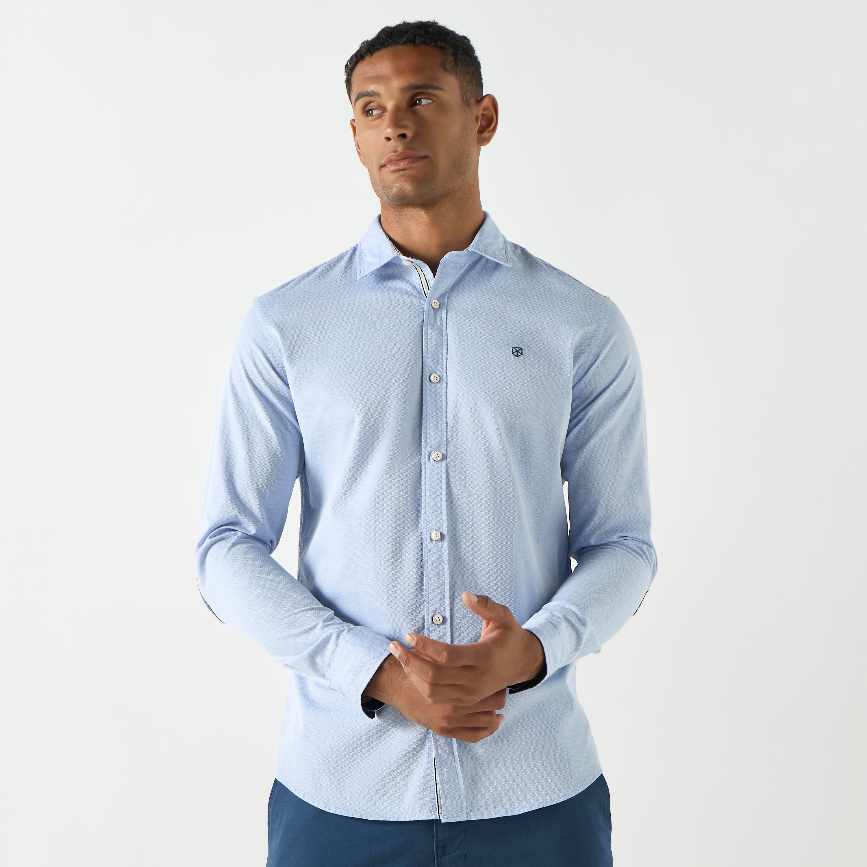 قميص كاجوال من جاك آند جونز بياقة وأكمام طويلة سادة-men-clothing-shirts-image-1