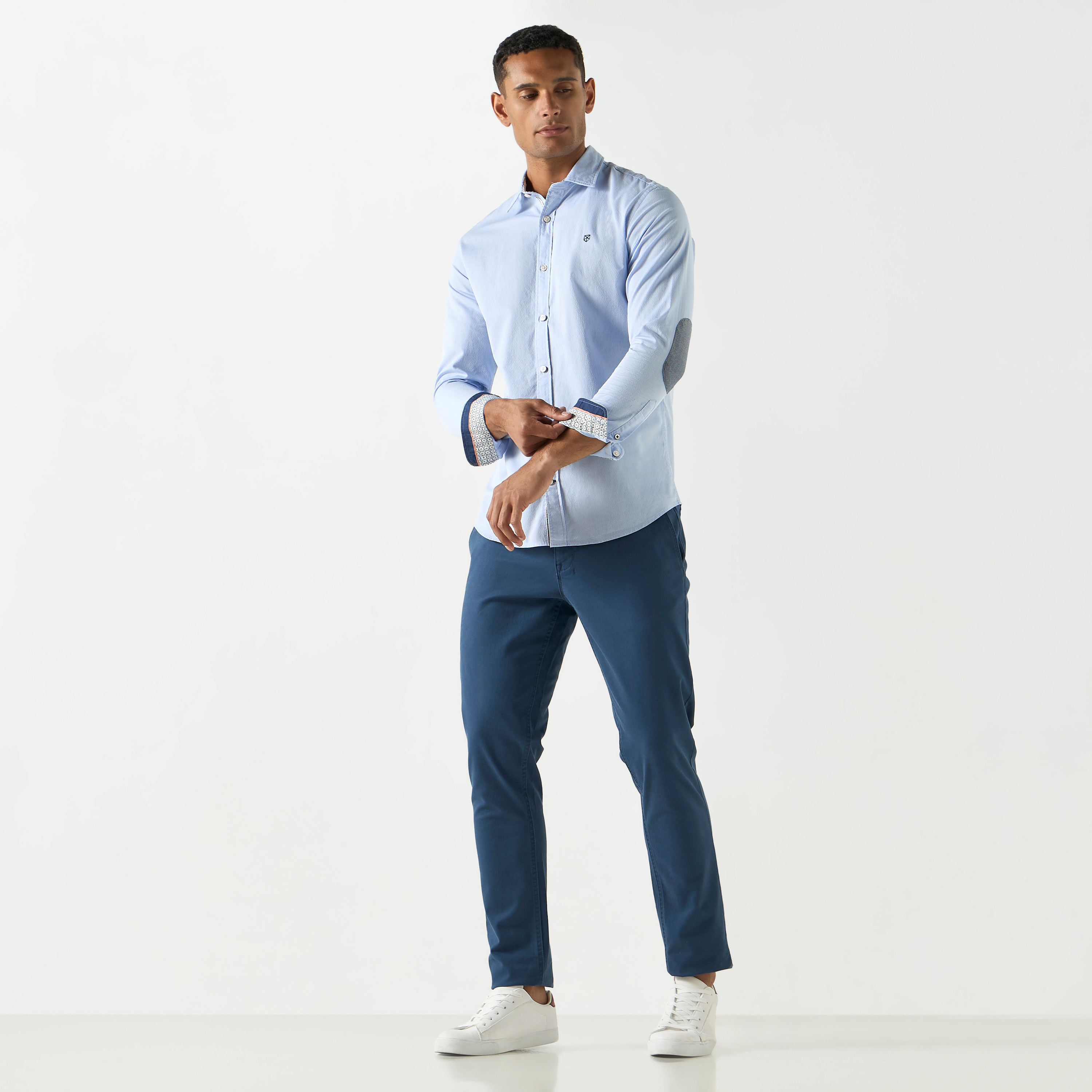 قميص كاجوال من جاك آند جونز بياقة وأكمام طويلة سادة-men-clothing-shirts-image-2