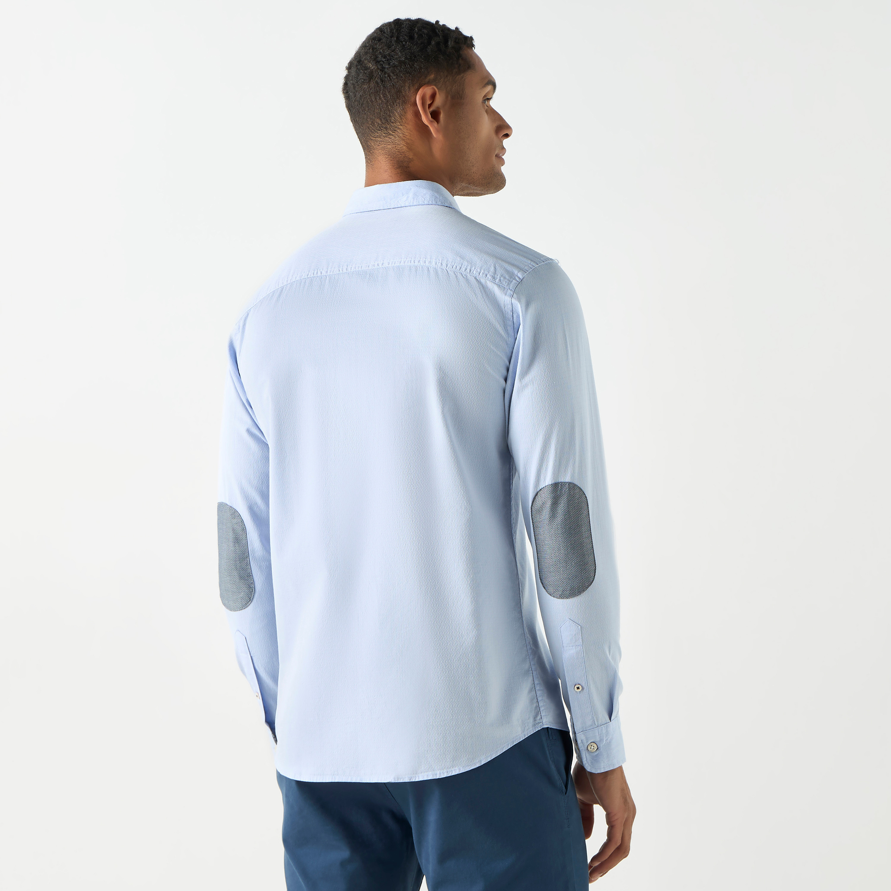 قميص كاجوال من جاك آند جونز بياقة وأكمام طويلة سادة-men-clothing-shirts-image-3