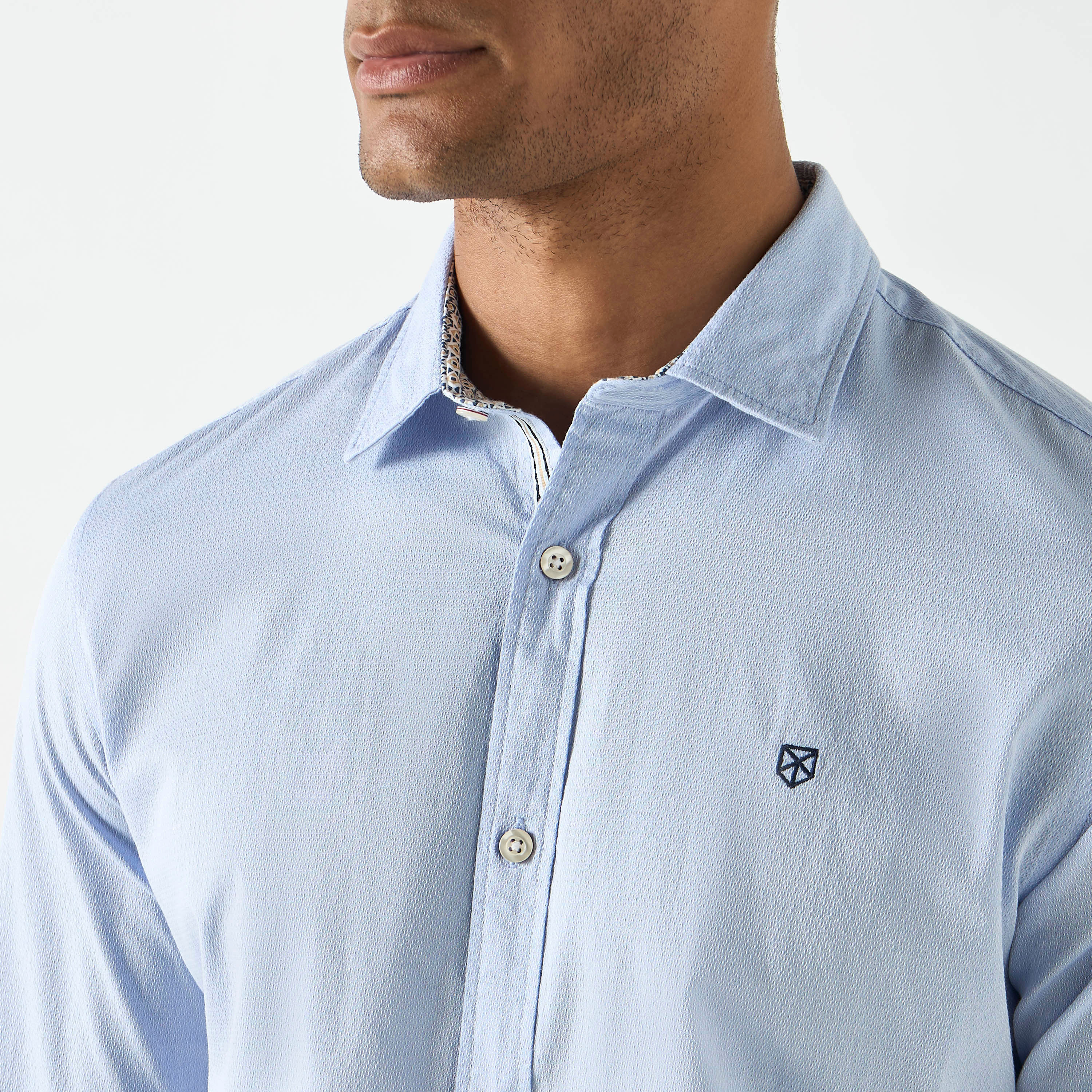 قميص كاجوال من جاك آند جونز بياقة وأكمام طويلة سادة-men-clothing-shirts-image-4
