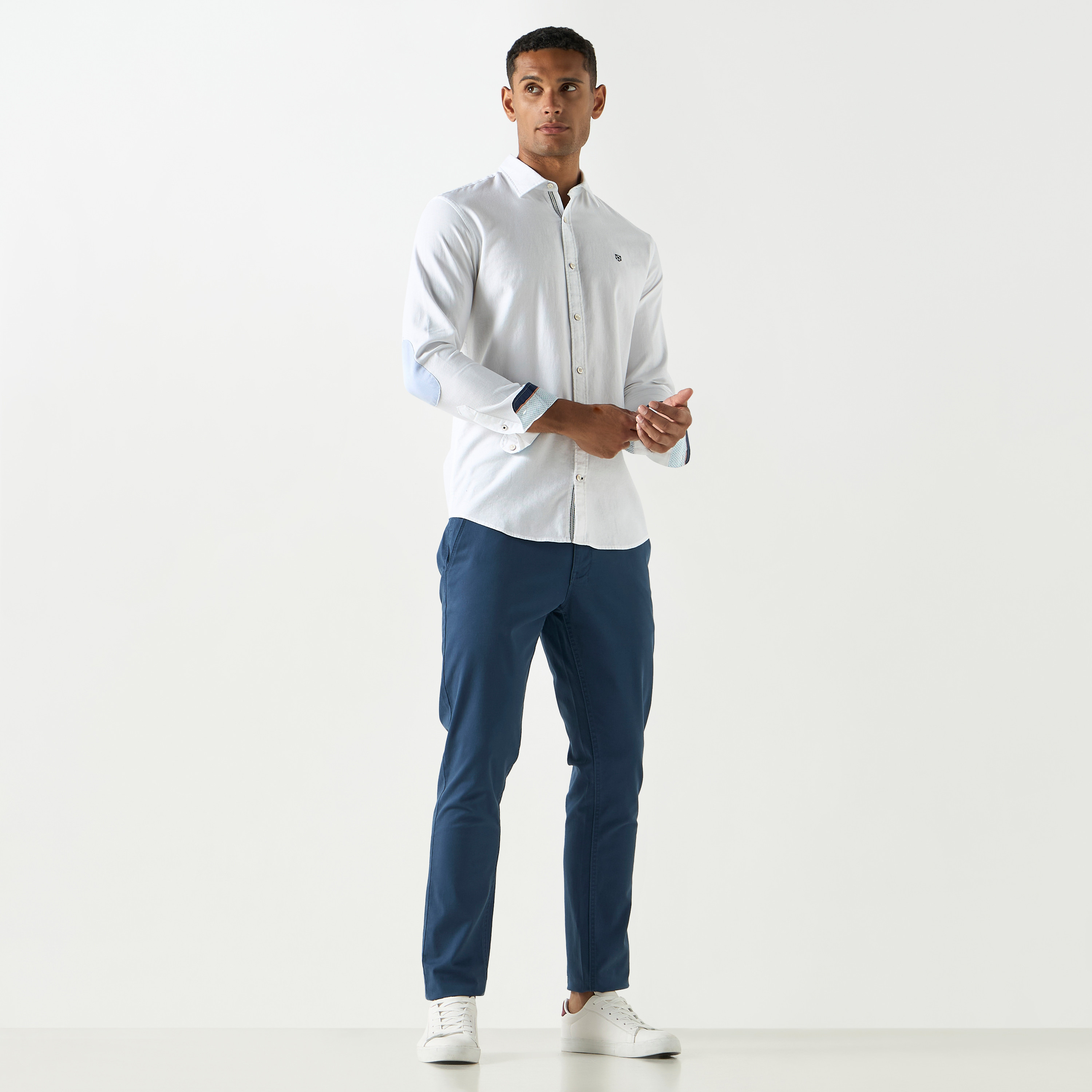 قميص كاجوال من جاك آند جونز بياقة وأكمام طويلة سادة-men-clothing-shirts-image-7