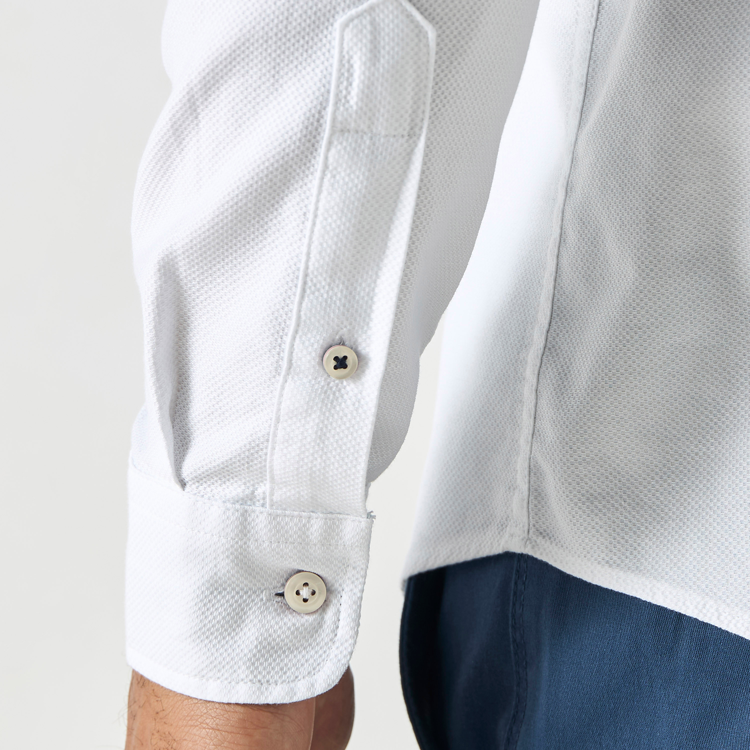 قميص كاجوال من جاك آند جونز بياقة وأكمام طويلة سادة-men-clothing-shirts-image-10