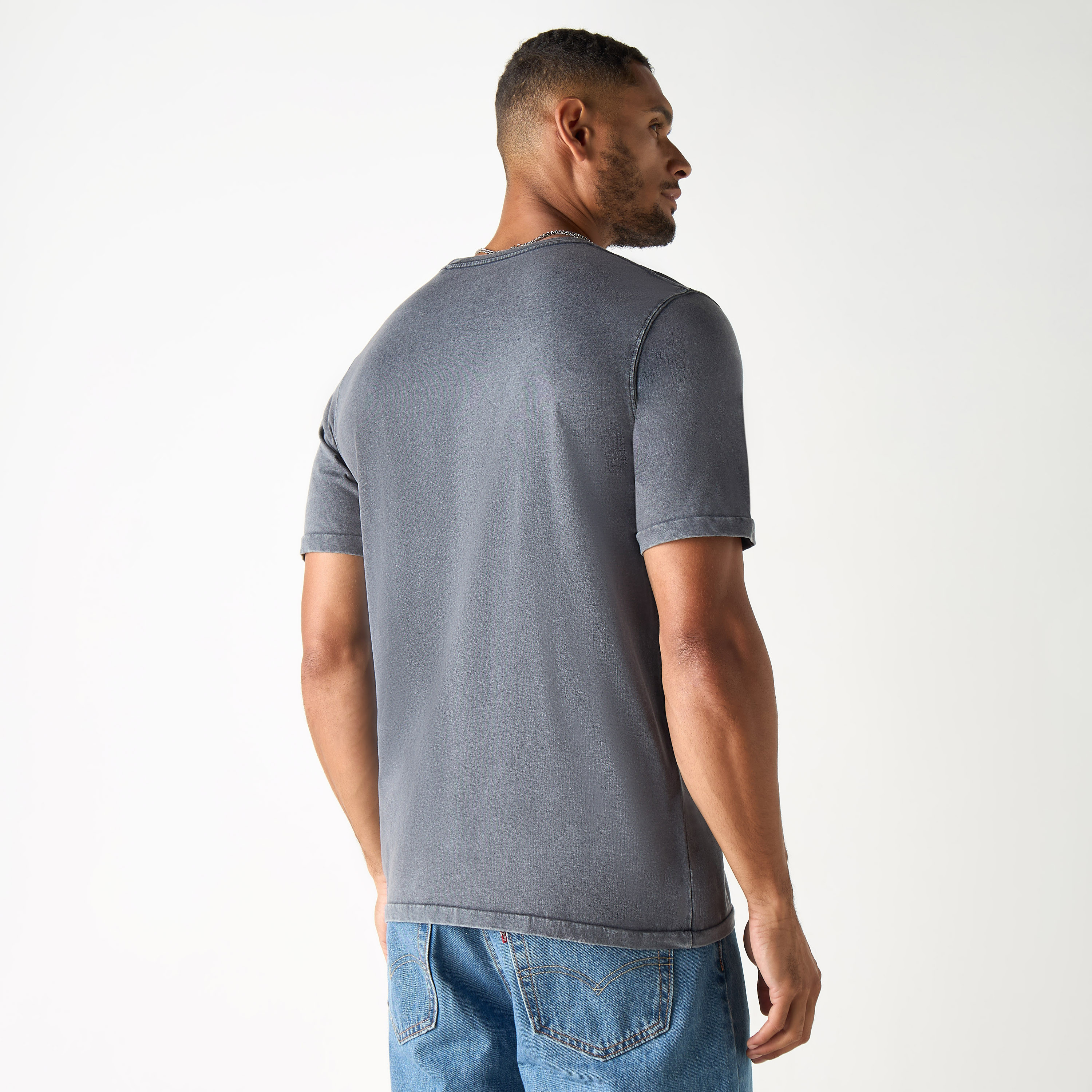 تيشيرت بأكمام قصيرة وياقة دائرية وطبعات من جاك آند جونز-men-clothing-tshirtsandpolos-tshirts-image-3