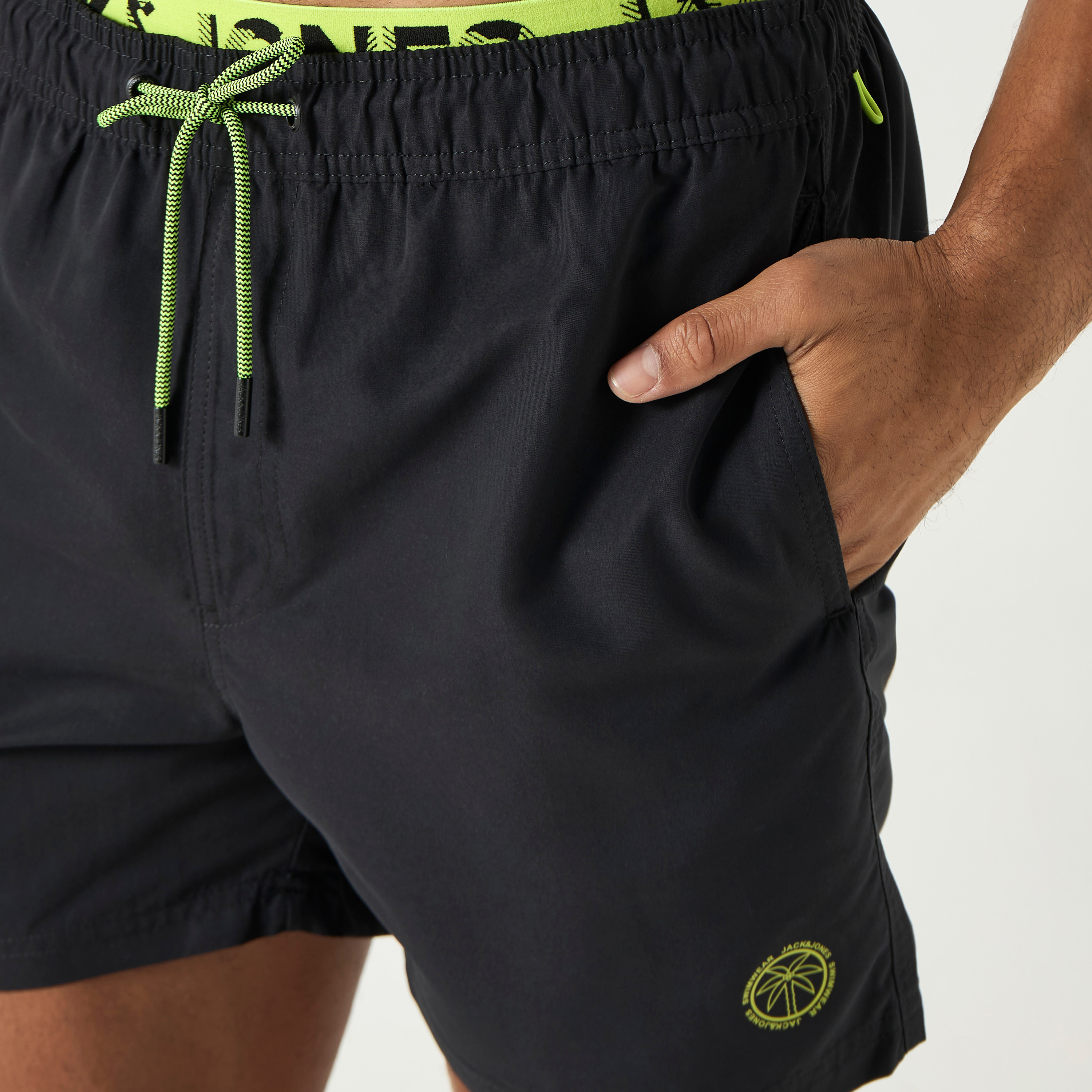 شورت سباحة من جاك آند جونز برباط سادة-men-clothing-swimandbeach-shorts-image-4