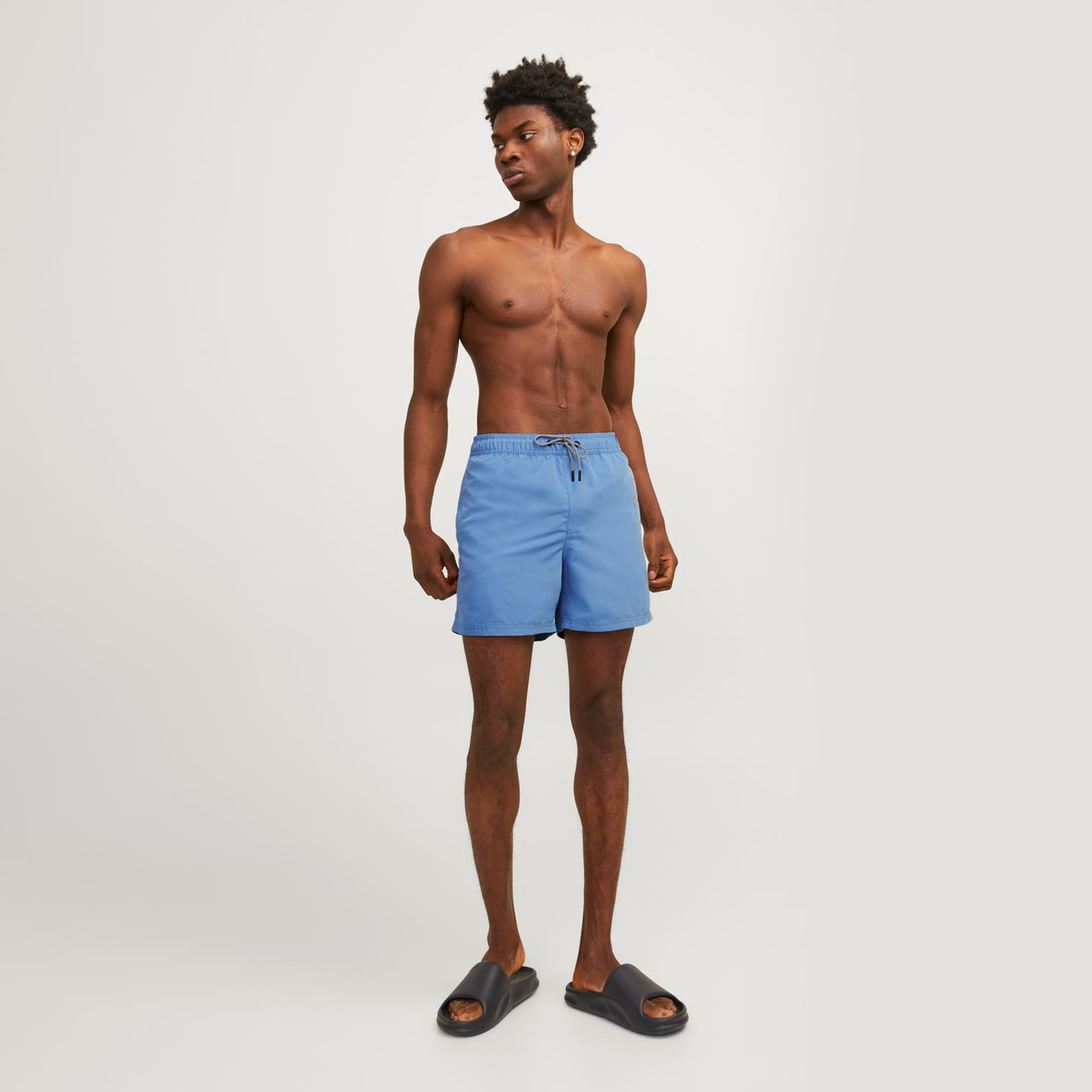 شورت سباحة من جاك آند جونز برباط مع شعار-men-clothing-swimandbeach-shorts-image-5