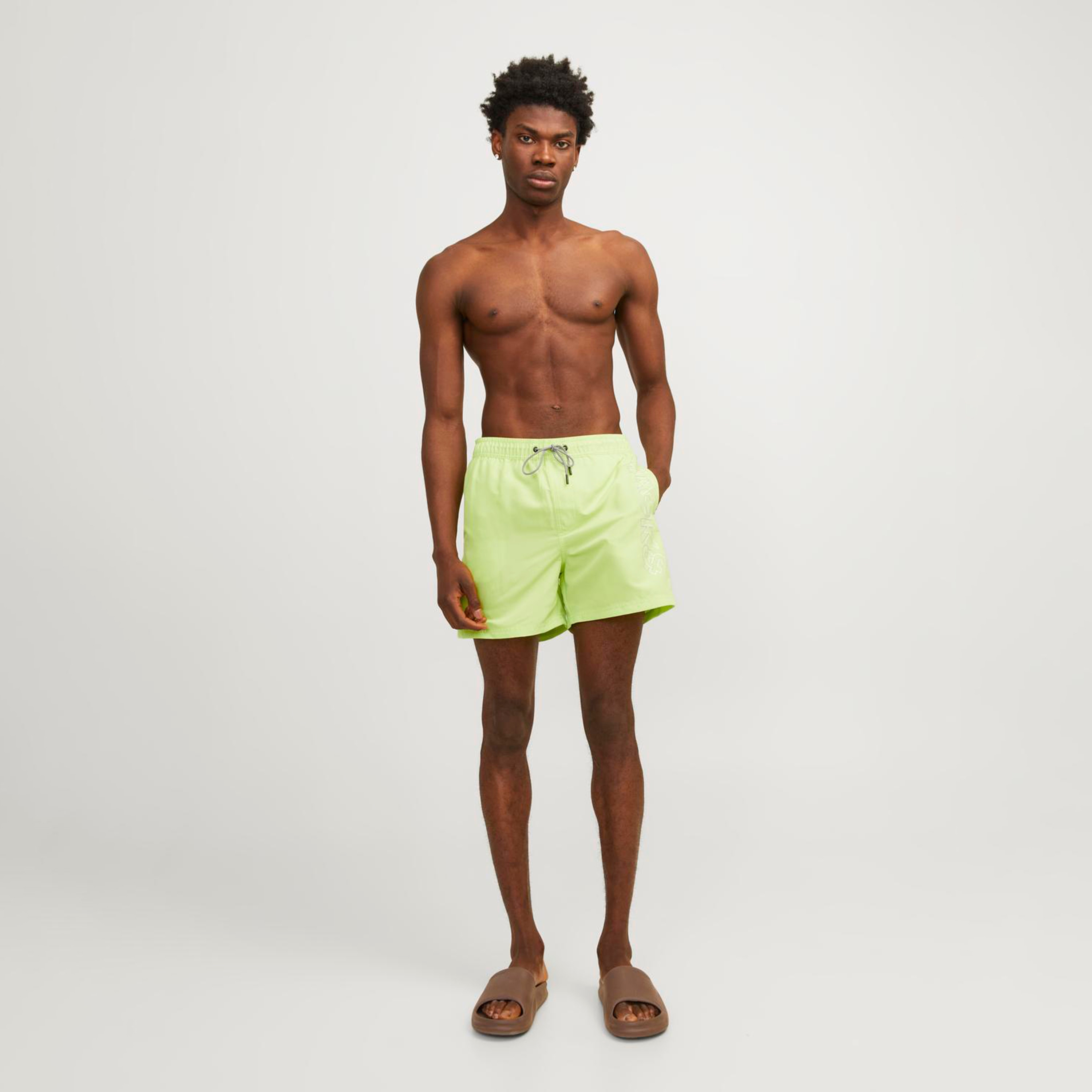 شورت سباحة من جاك آند جونز برباط مع شعار-men-clothing-swimandbeach-shorts-image-14