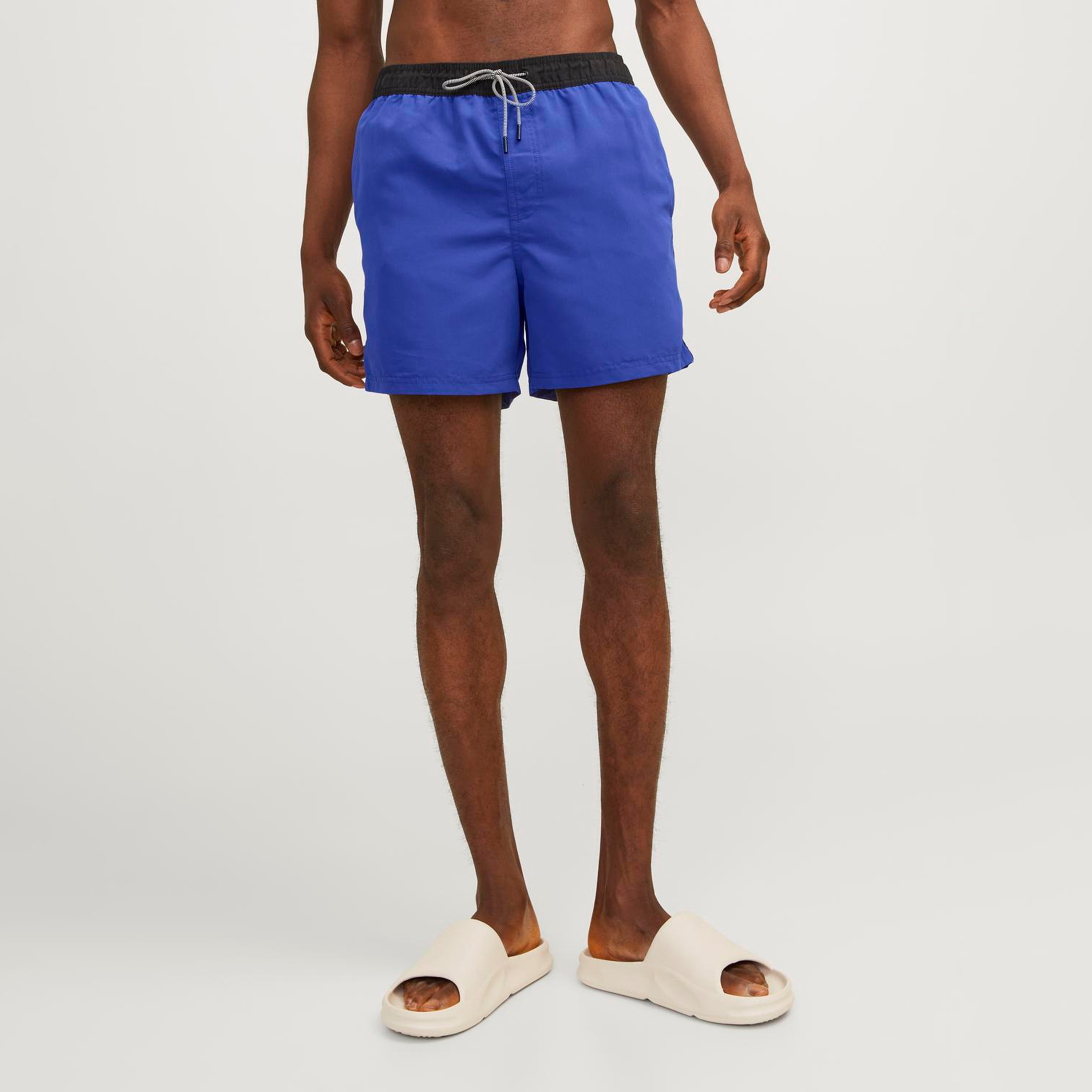 شورت سباحة من جاك آند جونز برباط مع شعار-men-clothing-swimandbeach-shorts-image-1