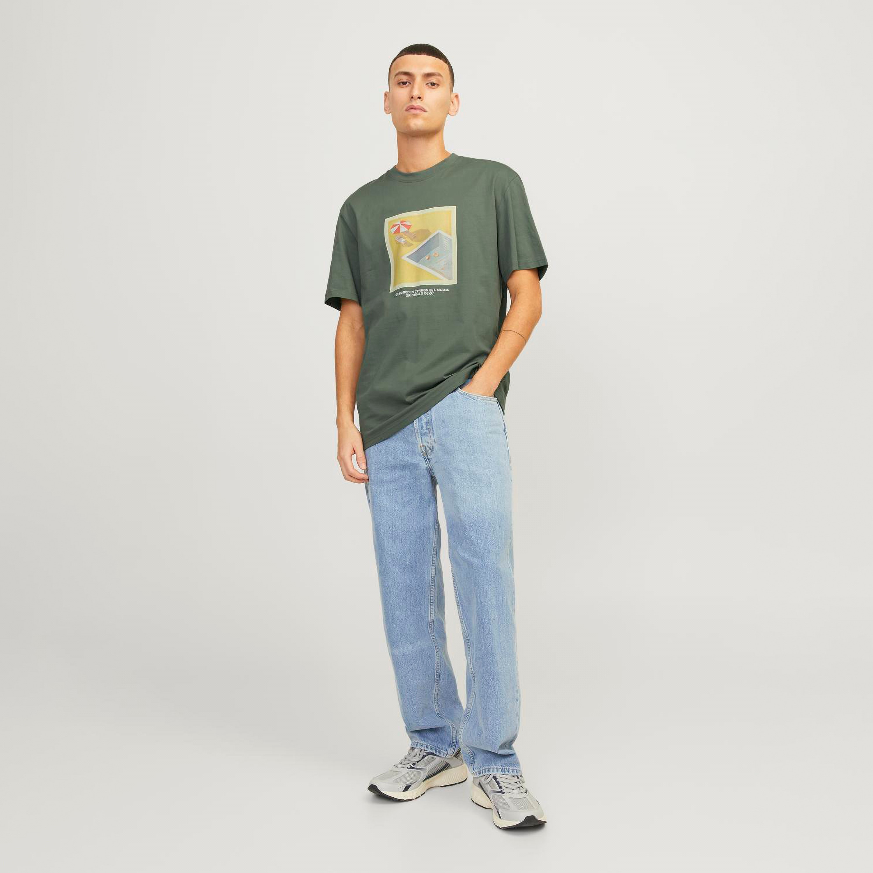 تيشيرت بطبعة جرافيك وياقة دائرية وأكمام قصيرة من جاك آند جونز-men-clothing-tshirtsandpolos-tshirts-image-6