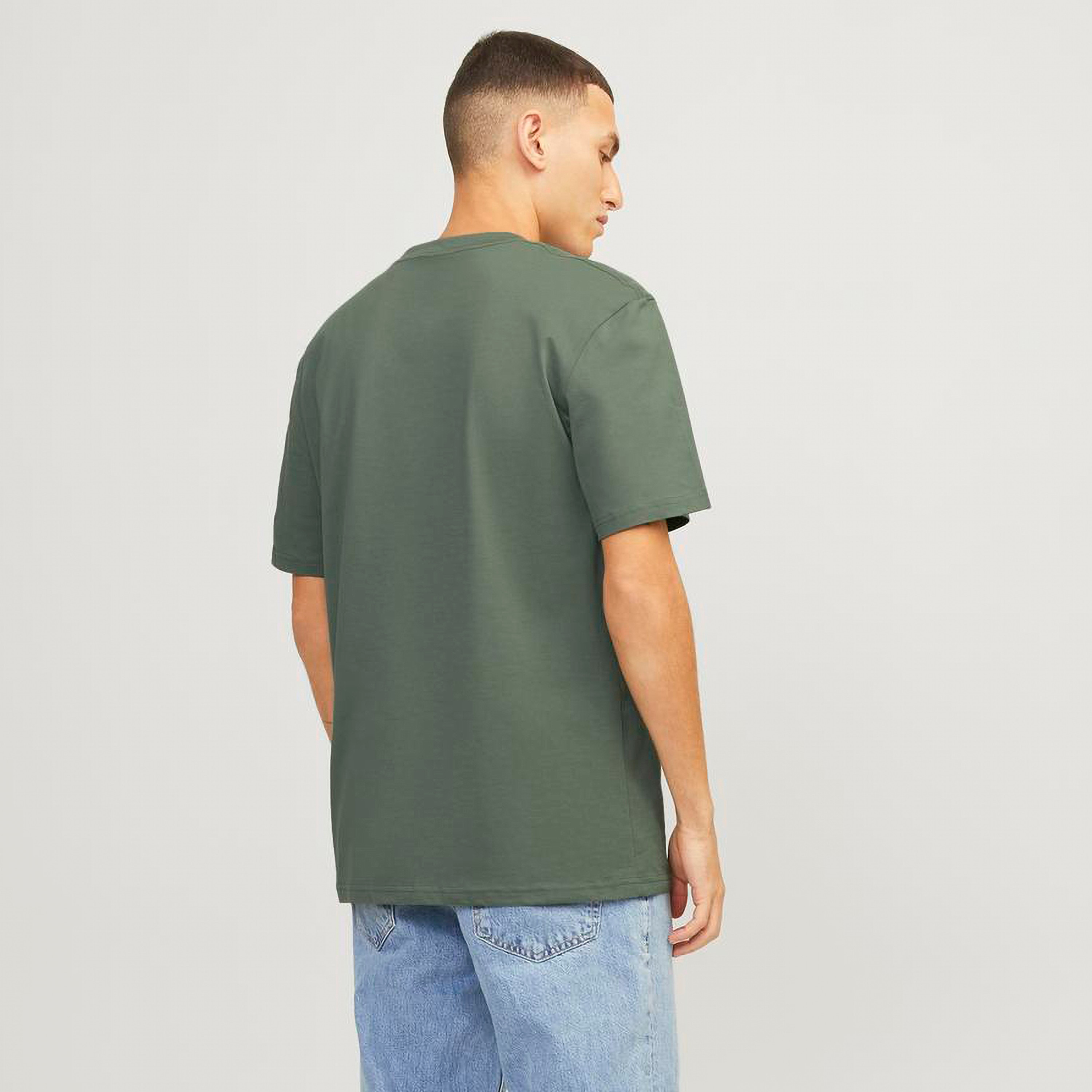 تيشيرت بطبعة جرافيك وياقة دائرية وأكمام قصيرة من جاك آند جونز-men-clothing-tshirtsandpolos-tshirts-image-8