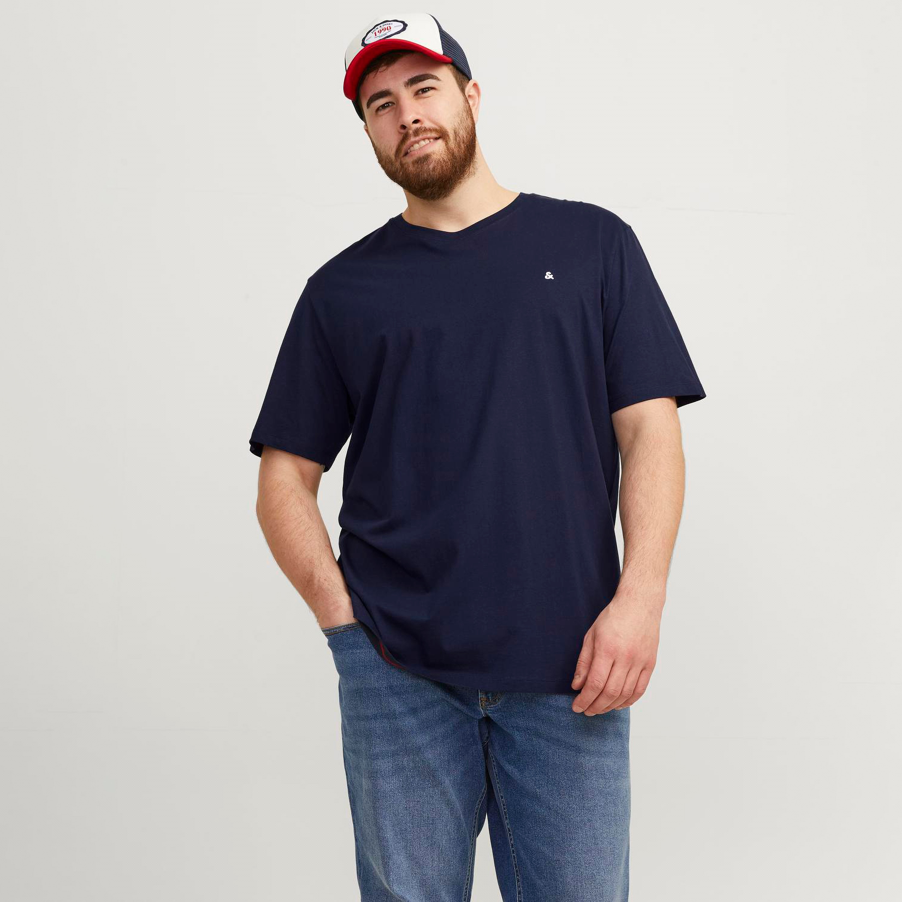 تي شيرت رجالي بأكمام قصيرة وياقة دائرية وشعار مطرز من جاك اند جونز، مقاس كبير-men-clothing-tshirtsandpolos-tshirts-image-15