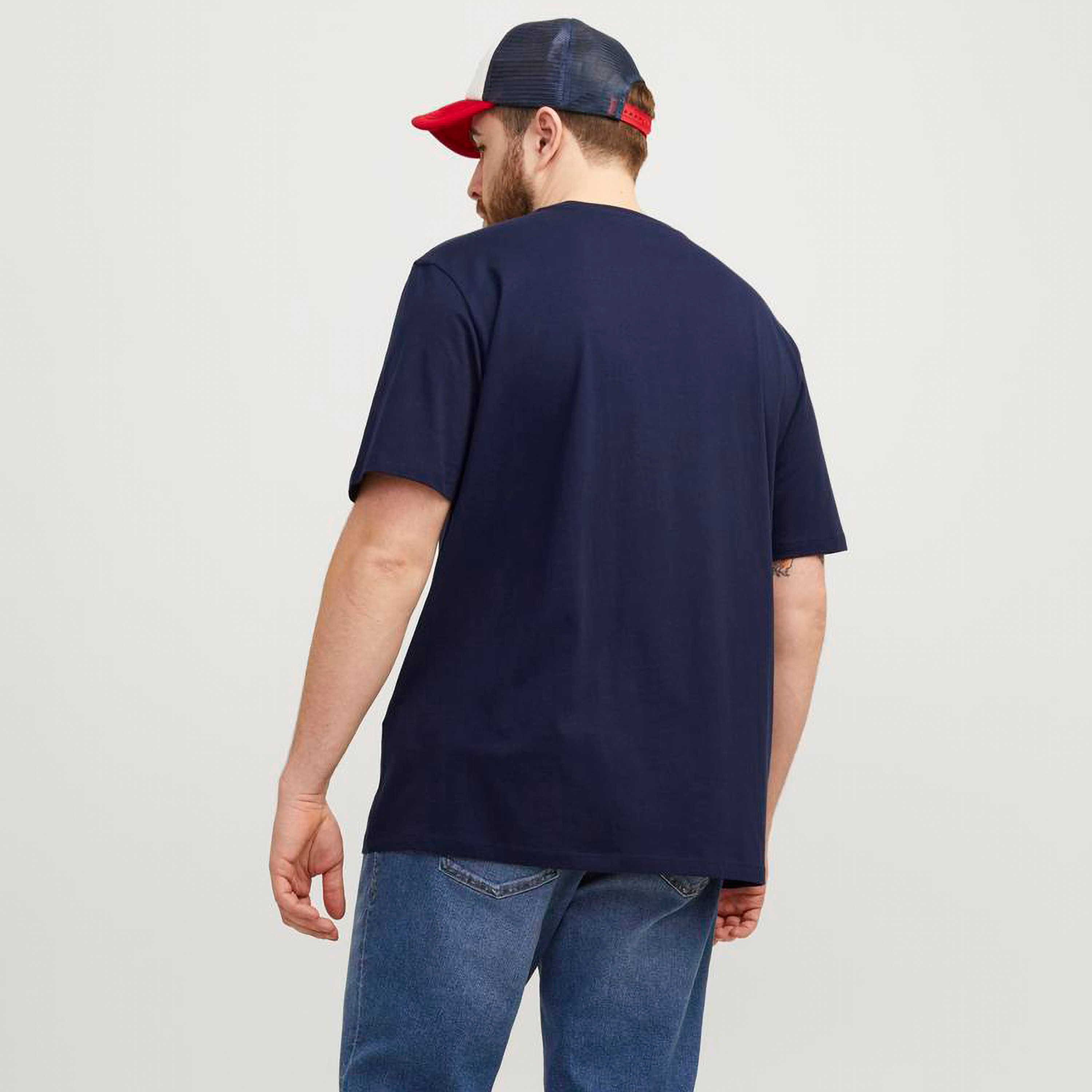 تي شيرت رجالي بأكمام قصيرة وياقة دائرية وشعار مطرز من جاك اند جونز، مقاس كبير-men-clothing-tshirtsandpolos-tshirts-image-18