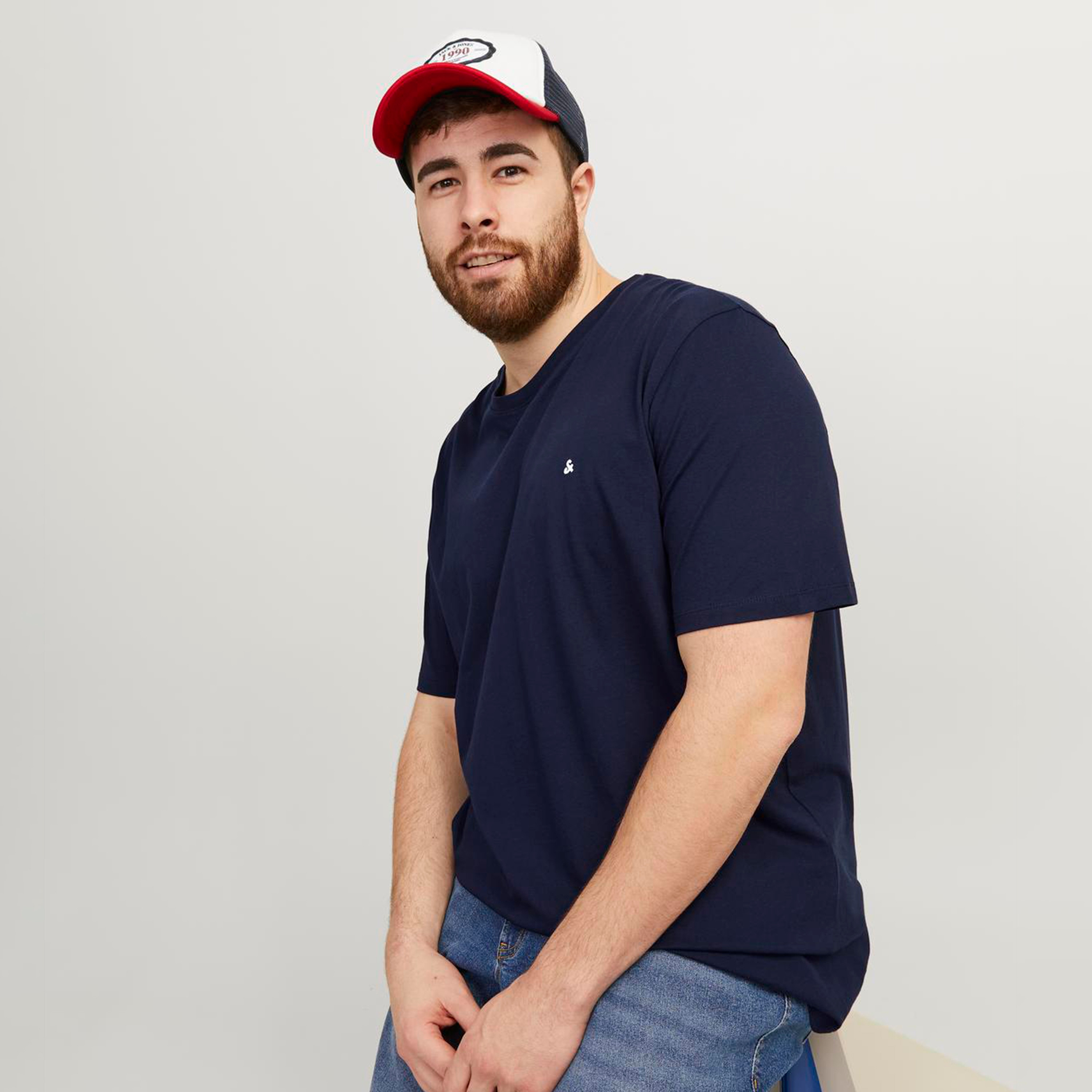 تي شيرت رجالي بأكمام قصيرة وياقة دائرية وشعار مطرز من جاك اند جونز، مقاس كبير-men-clothing-tshirtsandpolos-tshirts-image-19