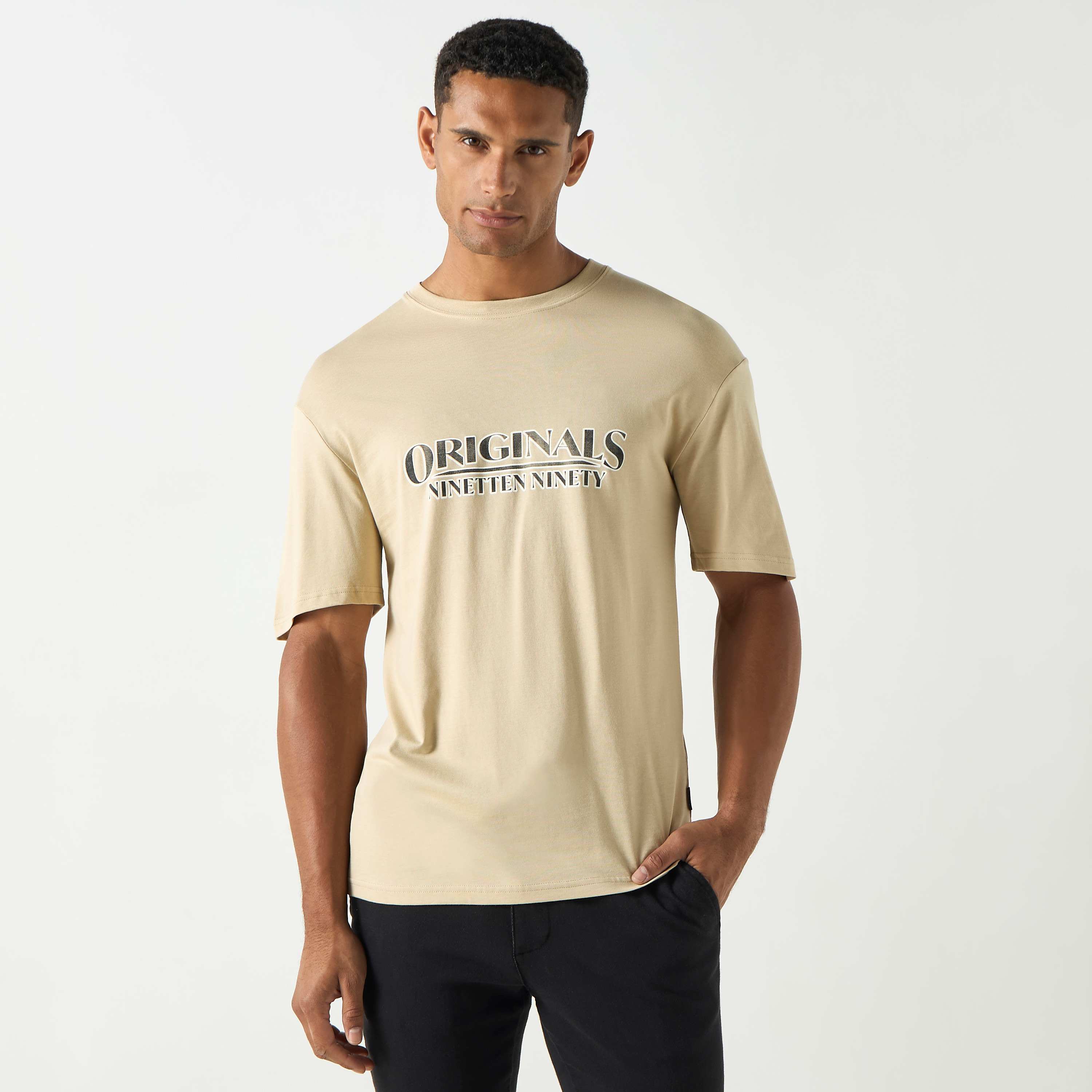 تي شيرت من جاك آند جونز مع مطبوع بأكمام قصيرة و ياقة مستديرة-men-clothing-tshirtsandpolos-tshirts-image-9