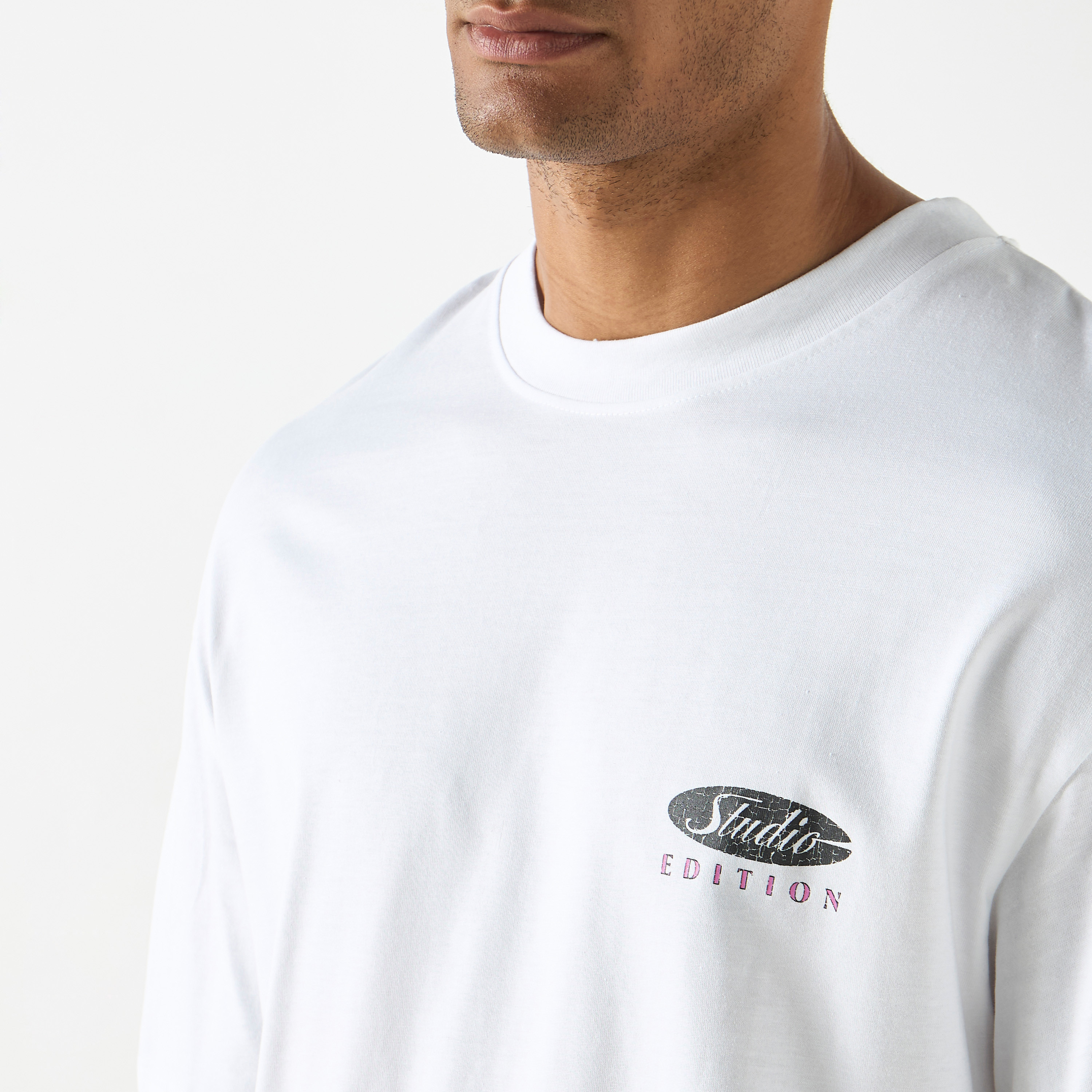 تي شيرت من جاك آند جونز مع مطبوع بأكمام قصيرة و ياقة مستديرة ذو كبير الحجم-men-clothing-tshirtsandpolos-tshirts-image-8