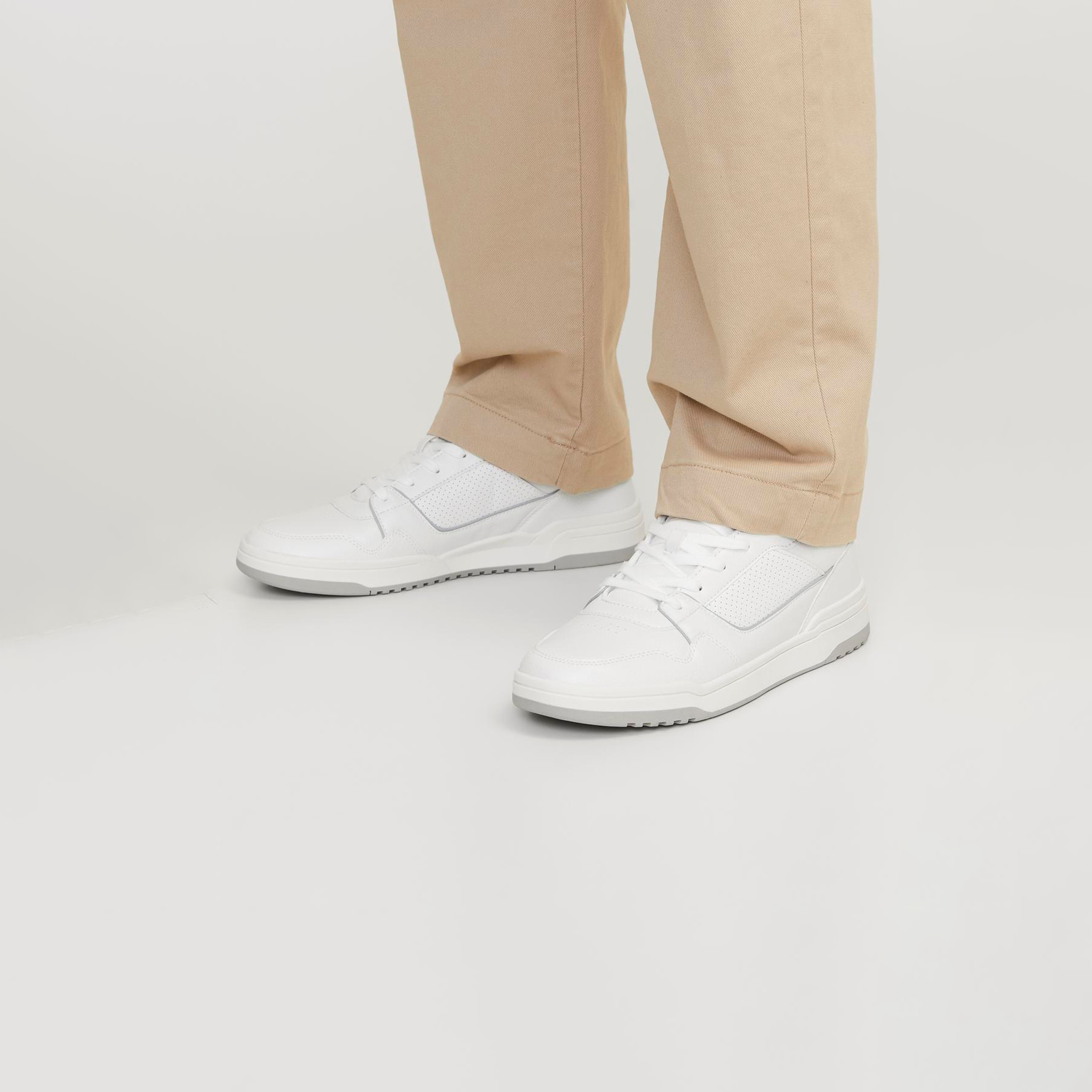 سنيكرز جاك آند جونز للرجال مع رباط برقبة منخفضة | 12254003-men-shoes-sneakers-image-7