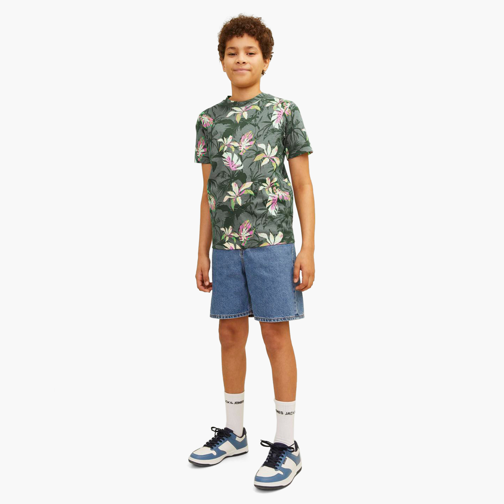 تيشيرت بأكمام قصيرة وطبعات من جاك آند جونز جونيور-boys-clothing-tshirtsandpolos-image-4