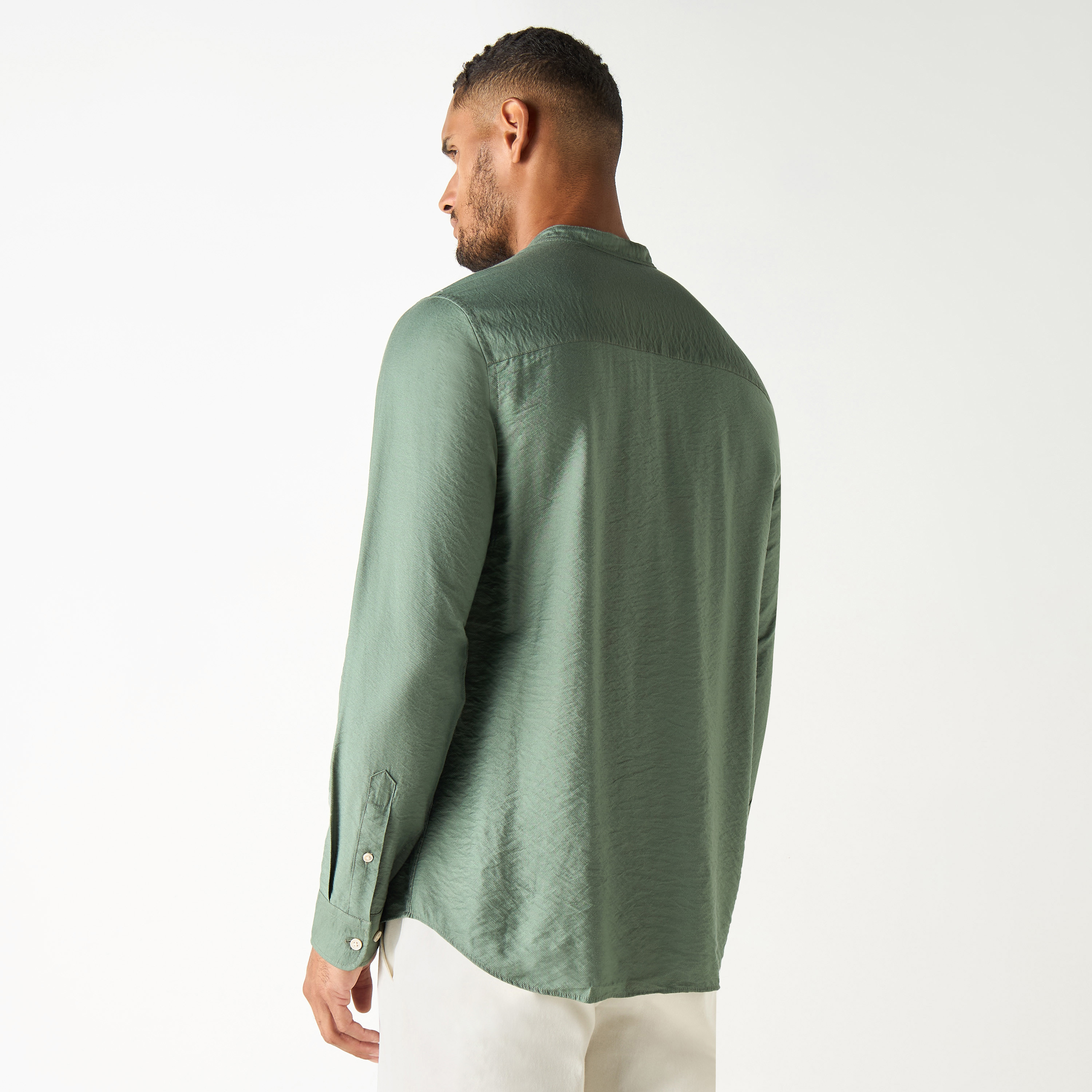 قميص سادة بأكمام طويلة من جاك آند جونز-men-clothing-shirts-image-7