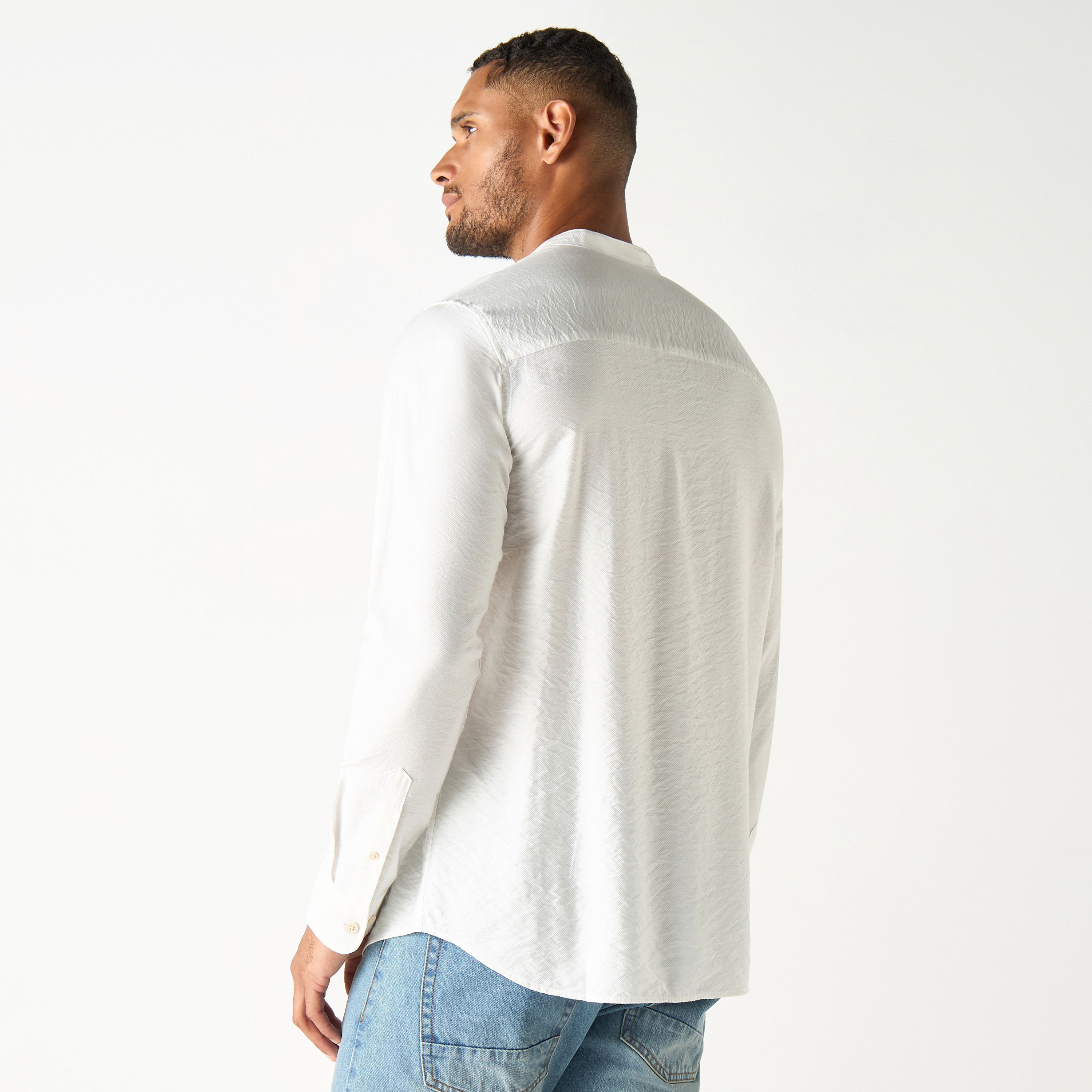قميص سادة بأكمام طويلة من جاك آند جونز-men-clothing-shirts-image-11