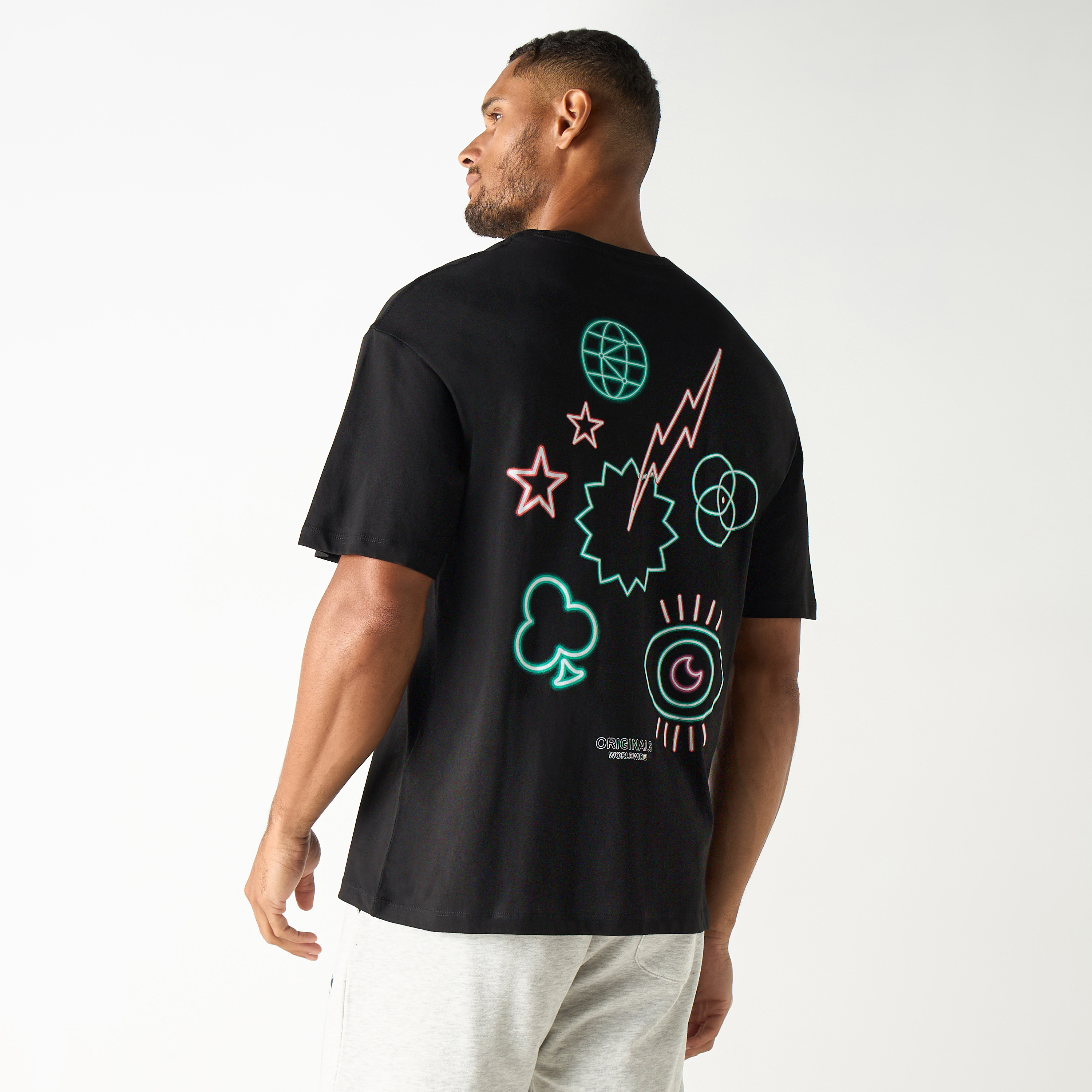 تيشيرت بأكمام قصيرة وياقة دائرية وطبعات من جاك آند جونز-men-clothing-tshirtsandpolos-tshirts-image-3