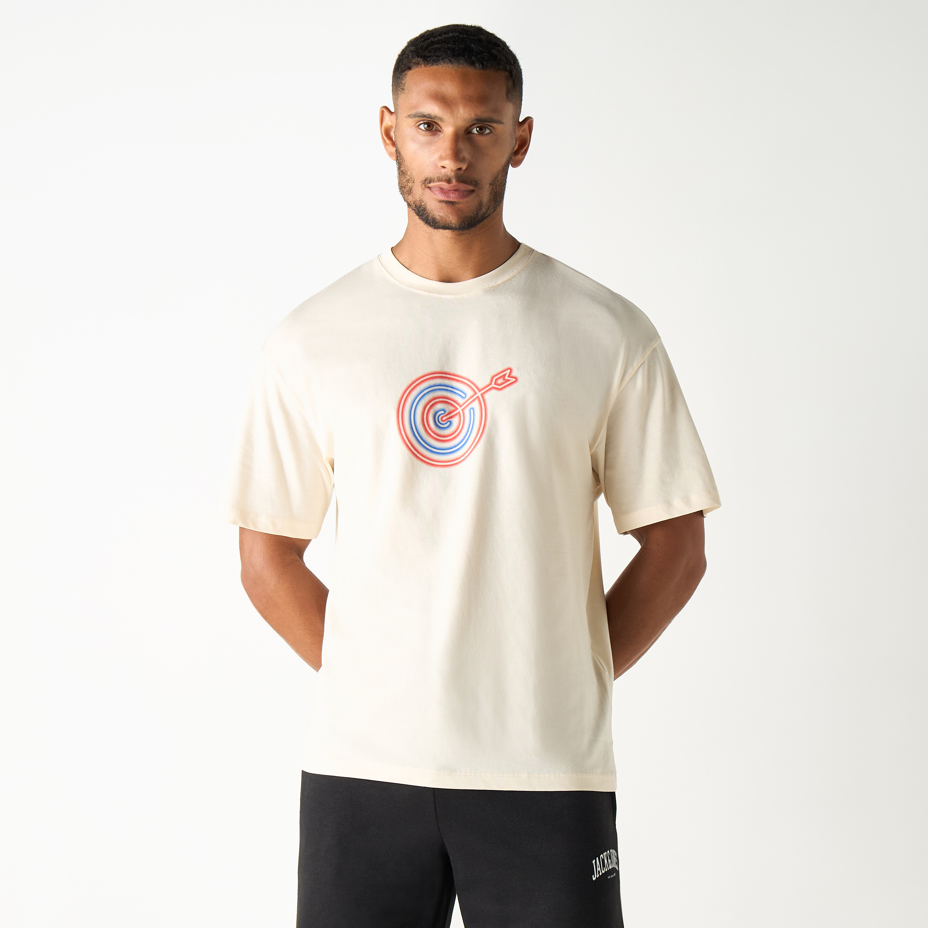 تيشيرت بأكمام قصيرة وياقة دائرية وطبعات من جاك آند جونز-men-clothing-tshirtsandpolos-tshirts-image-9