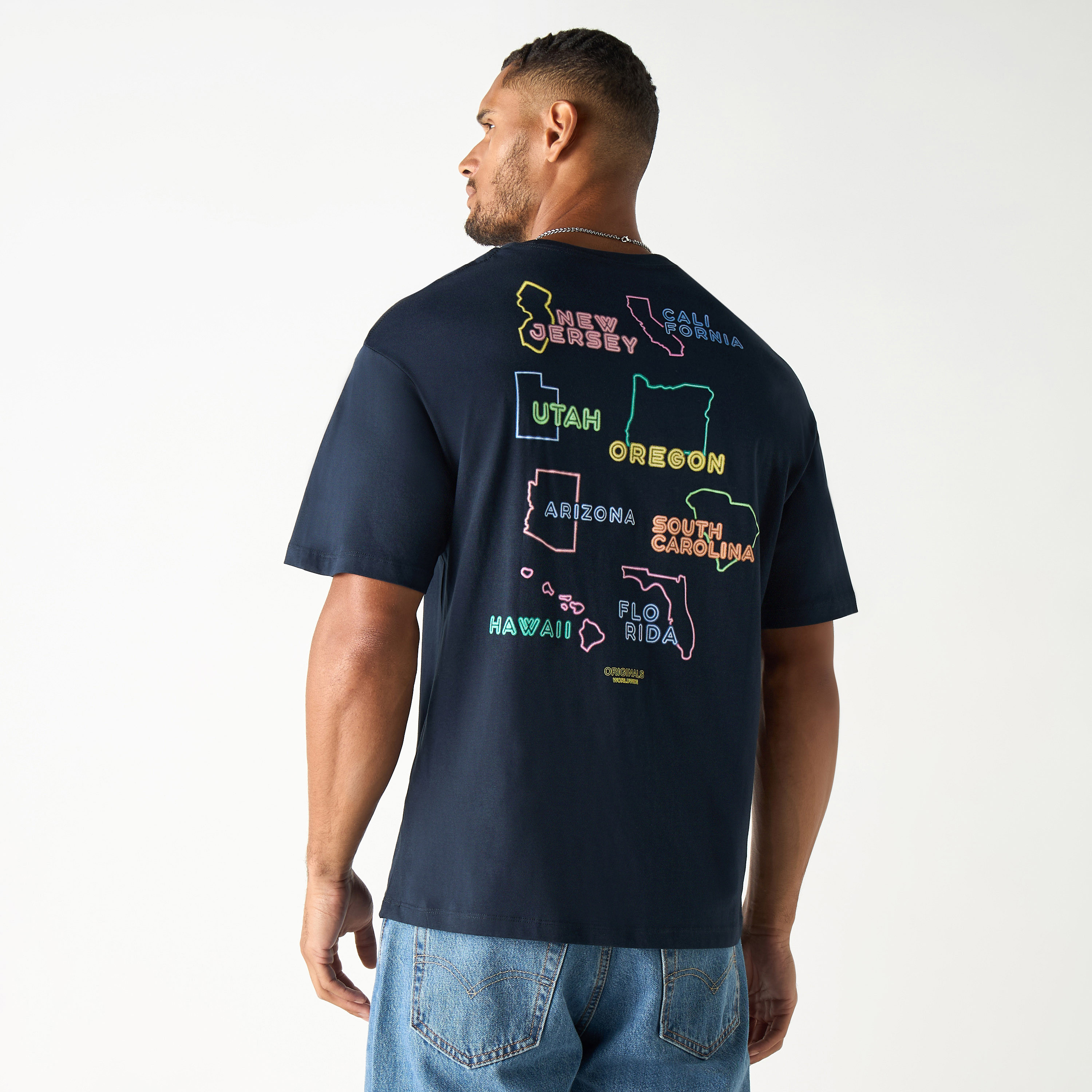 تيشيرت بأكمام قصيرة وياقة دائرية وطبعات من جاك آند جونز-men-clothing-tshirtsandpolos-tshirts-image-7