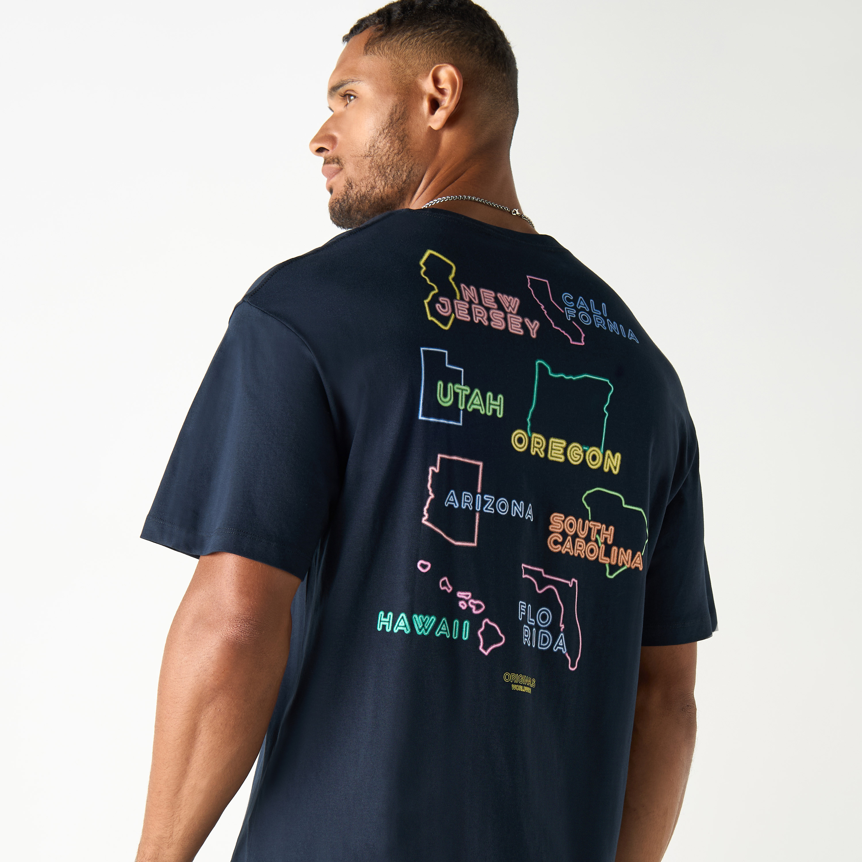 تيشيرت بأكمام قصيرة وياقة دائرية وطبعات من جاك آند جونز-men-clothing-tshirtsandpolos-tshirts-image-8