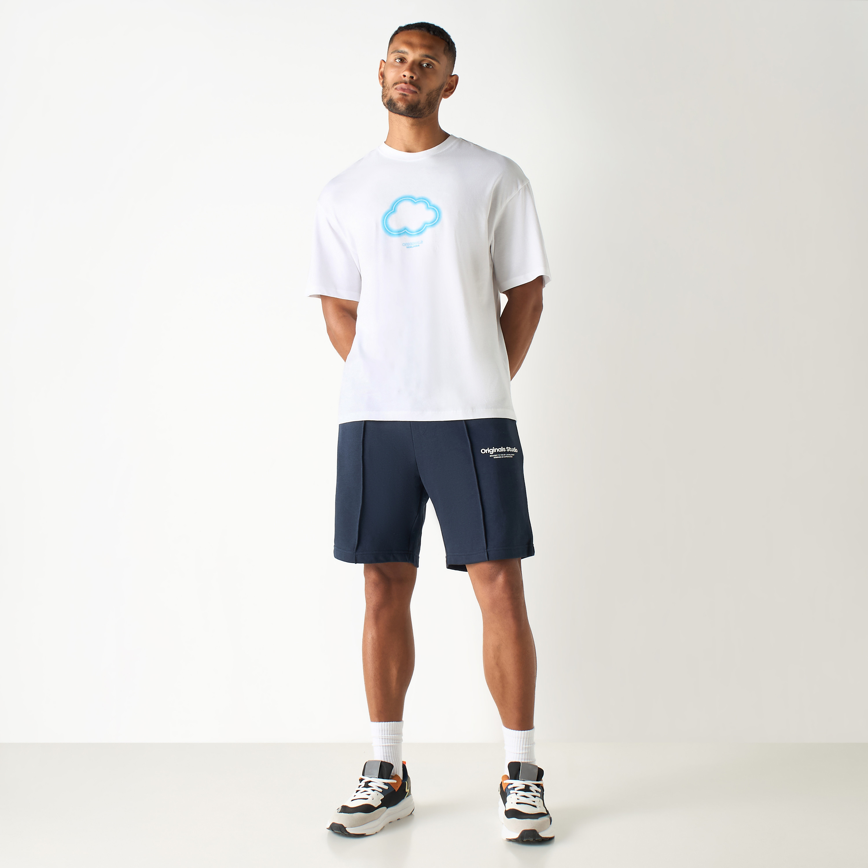 تيشيرت بأكمام قصيرة وياقة دائرية وطبعات من جاك آند جونز-men-clothing-tshirtsandpolos-tshirts-image-14