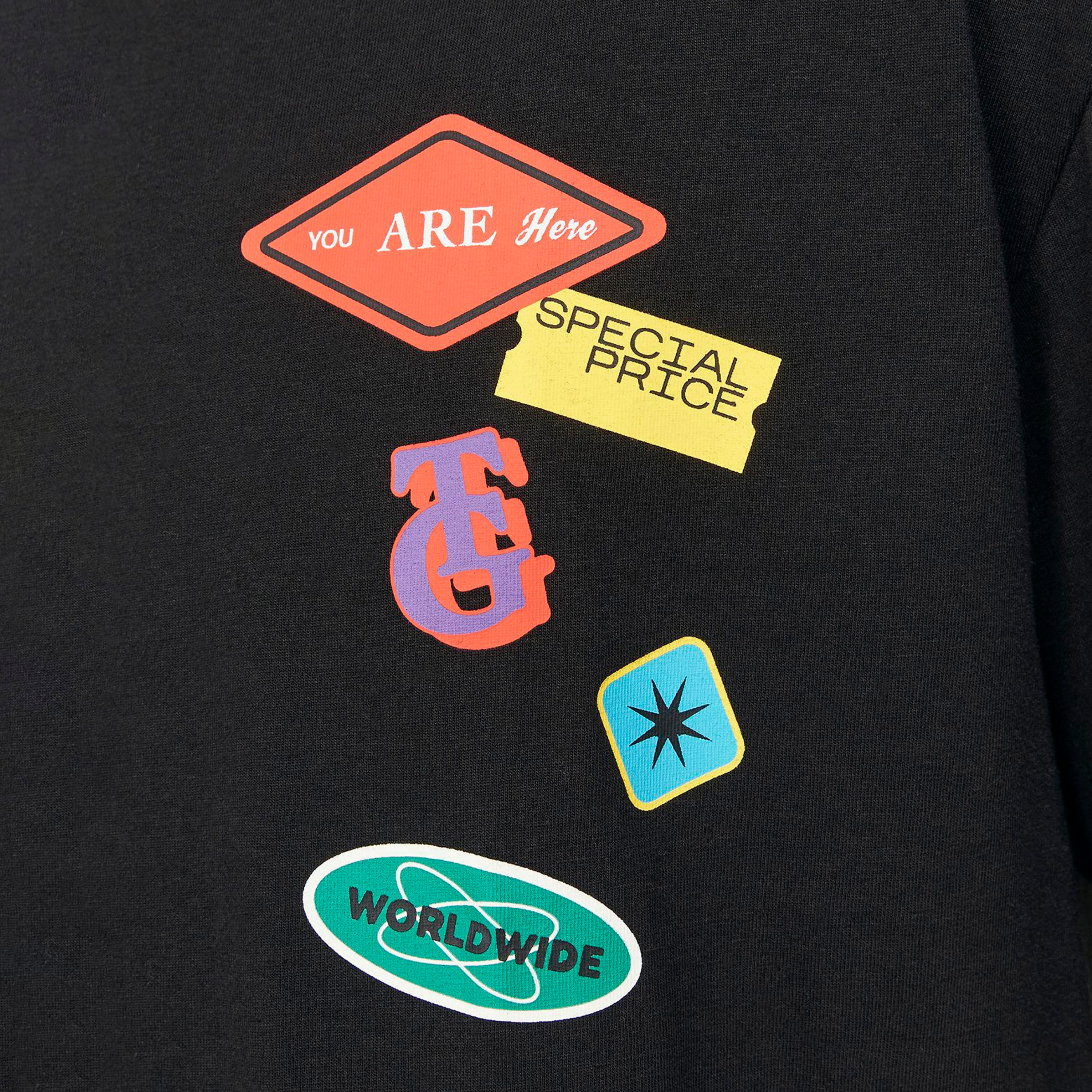 تي شيرت من جاك آند جونز مع مطبوع بأكمام قصيرة و ياقة مستديرة ذو كبير الحجم-men-clothing-tshirtsandpolos-tshirts-image-7