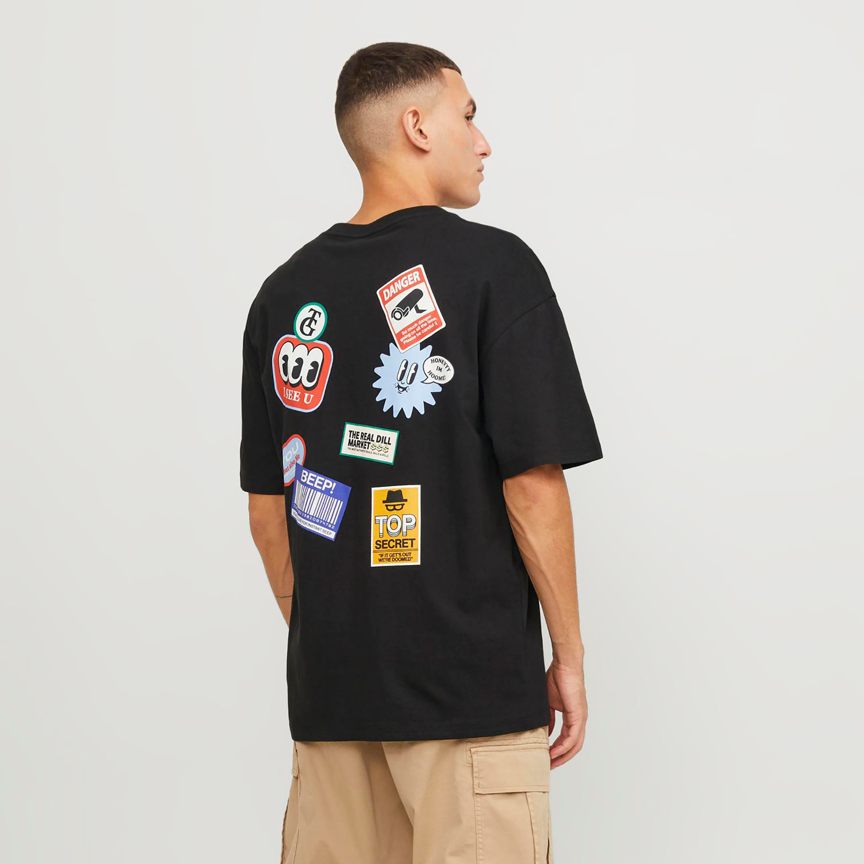 تي شيرت من جاك آند جونز مع مطبوع بأكمام قصيرة و ياقة مستديرة ذو كبير الحجم-men-clothing-tshirtsandpolos-tshirts-image-8