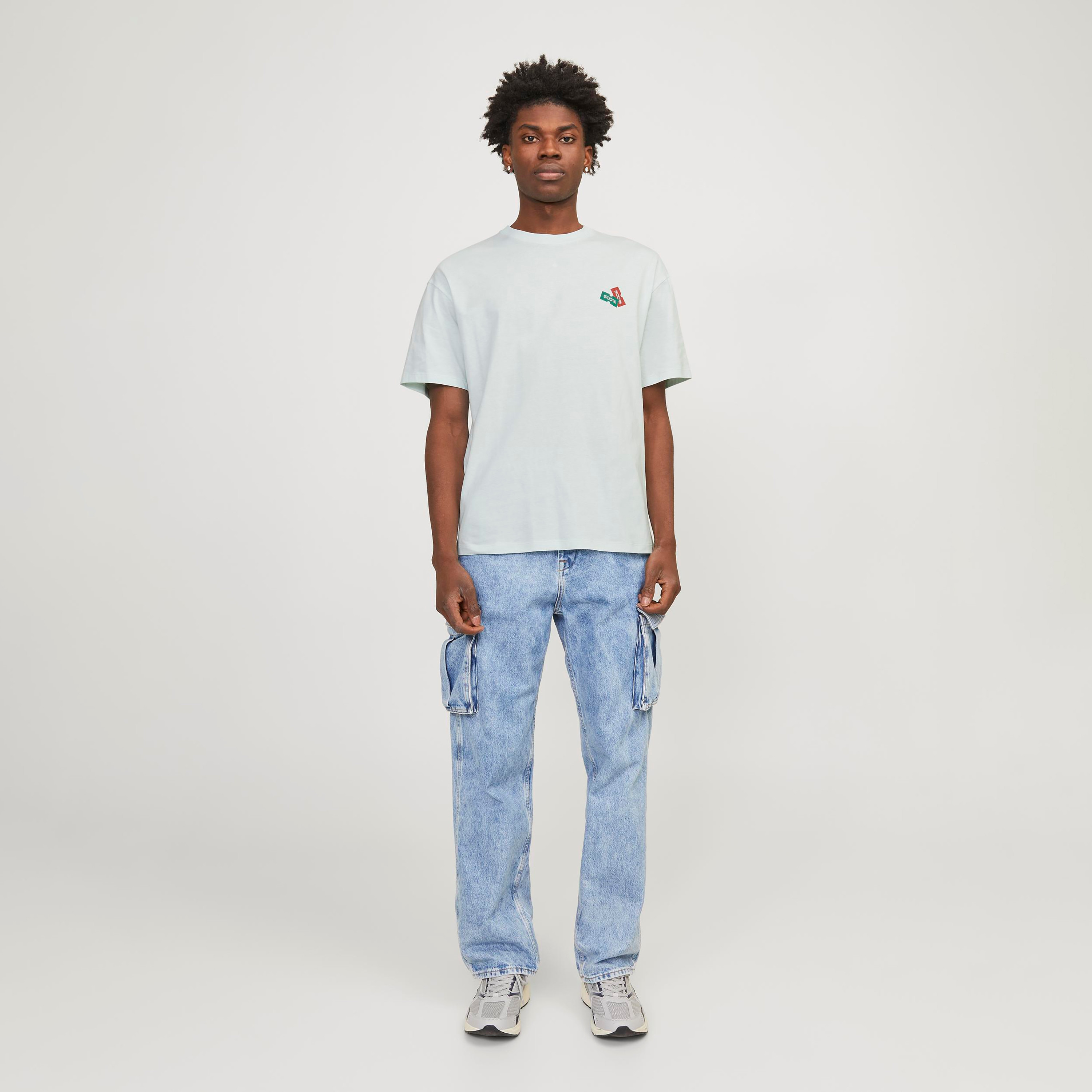 تي شيرت من جاك آند جونز مع مطبوع بأكمام قصيرة و ياقة مستديرة ذو كبير الحجم-men-clothing-tshirtsandpolos-tshirts-image-10