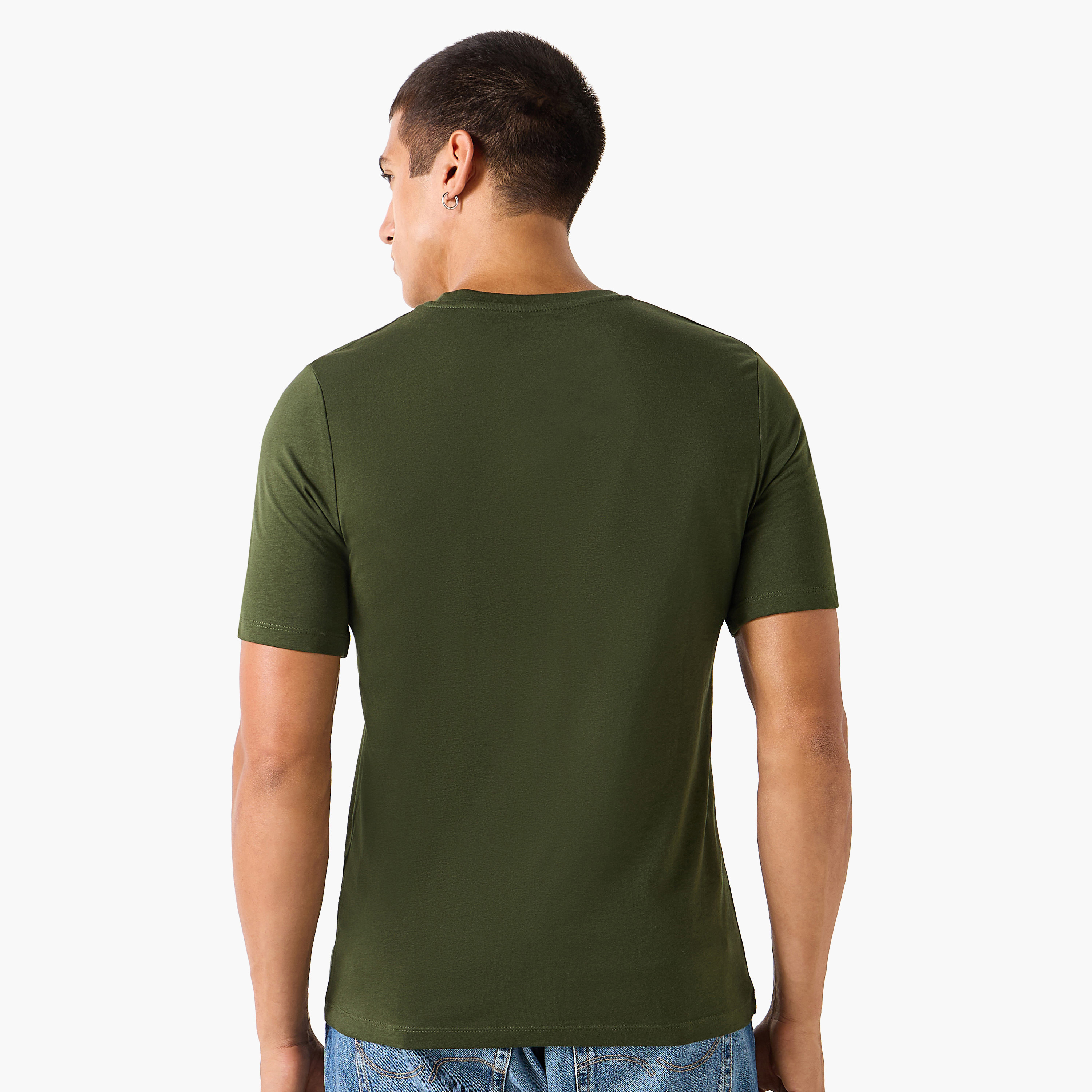 تي شيرت رجالي بأكمام قصيرة ورقبة دائرية مطبوع عليه شعار من جاك أند جونز-men-clothing-tshirtsandpolos-tshirts-image-7