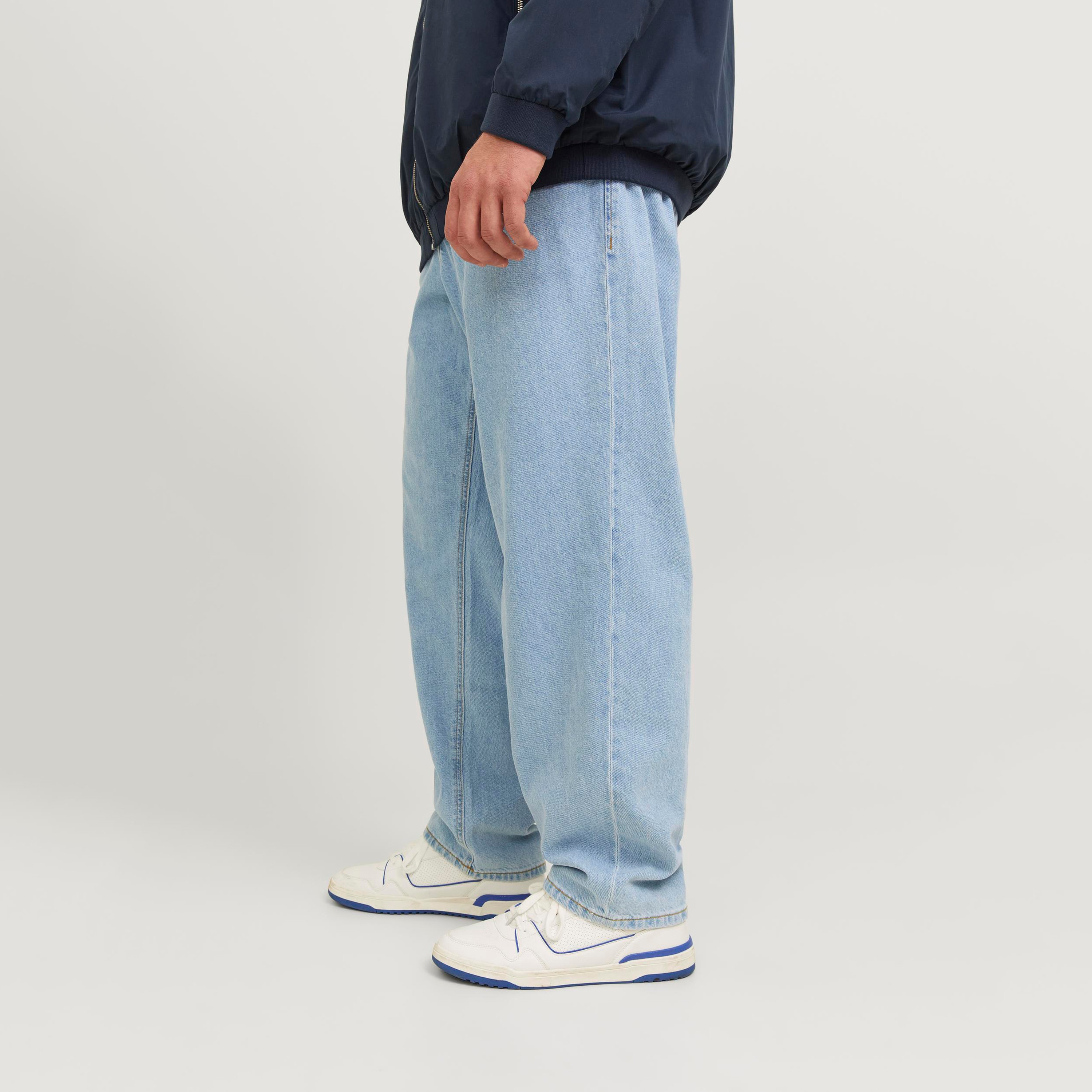 بنطلون جينز أزرق مقاس كبير بقصّة فضفاضة وخصر مرتفع و5 جيوب من جاك & جونز-men-clothing-bottoms-jeans-image-2