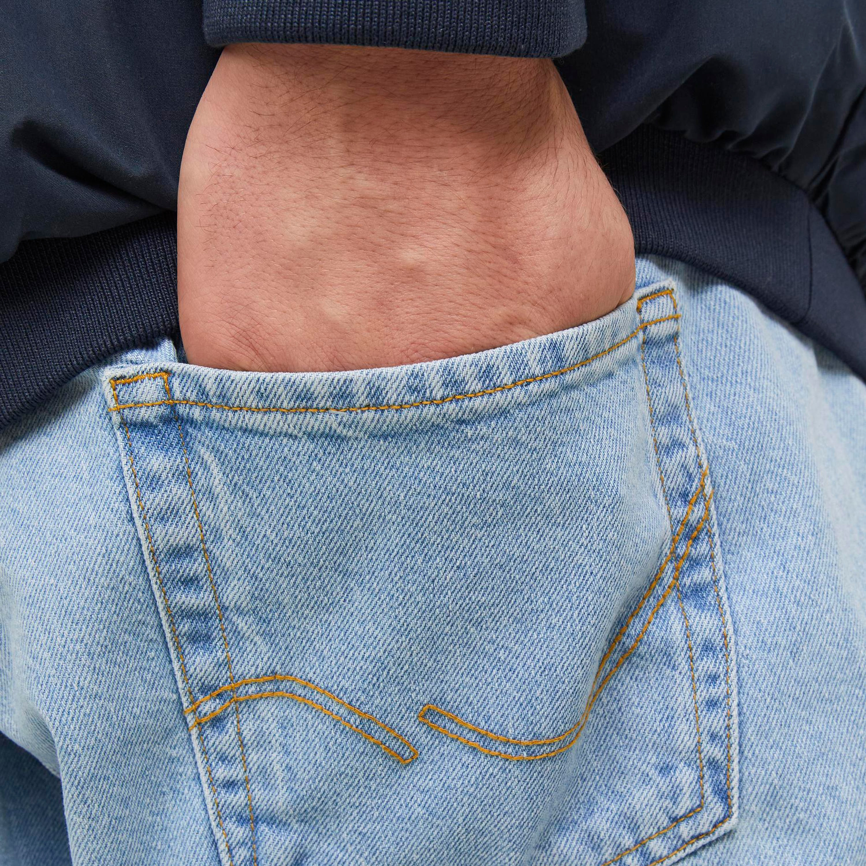 بنطلون جينز أزرق مقاس كبير بقصّة فضفاضة وخصر مرتفع و5 جيوب من جاك & جونز-men-clothing-bottoms-jeans-image-4