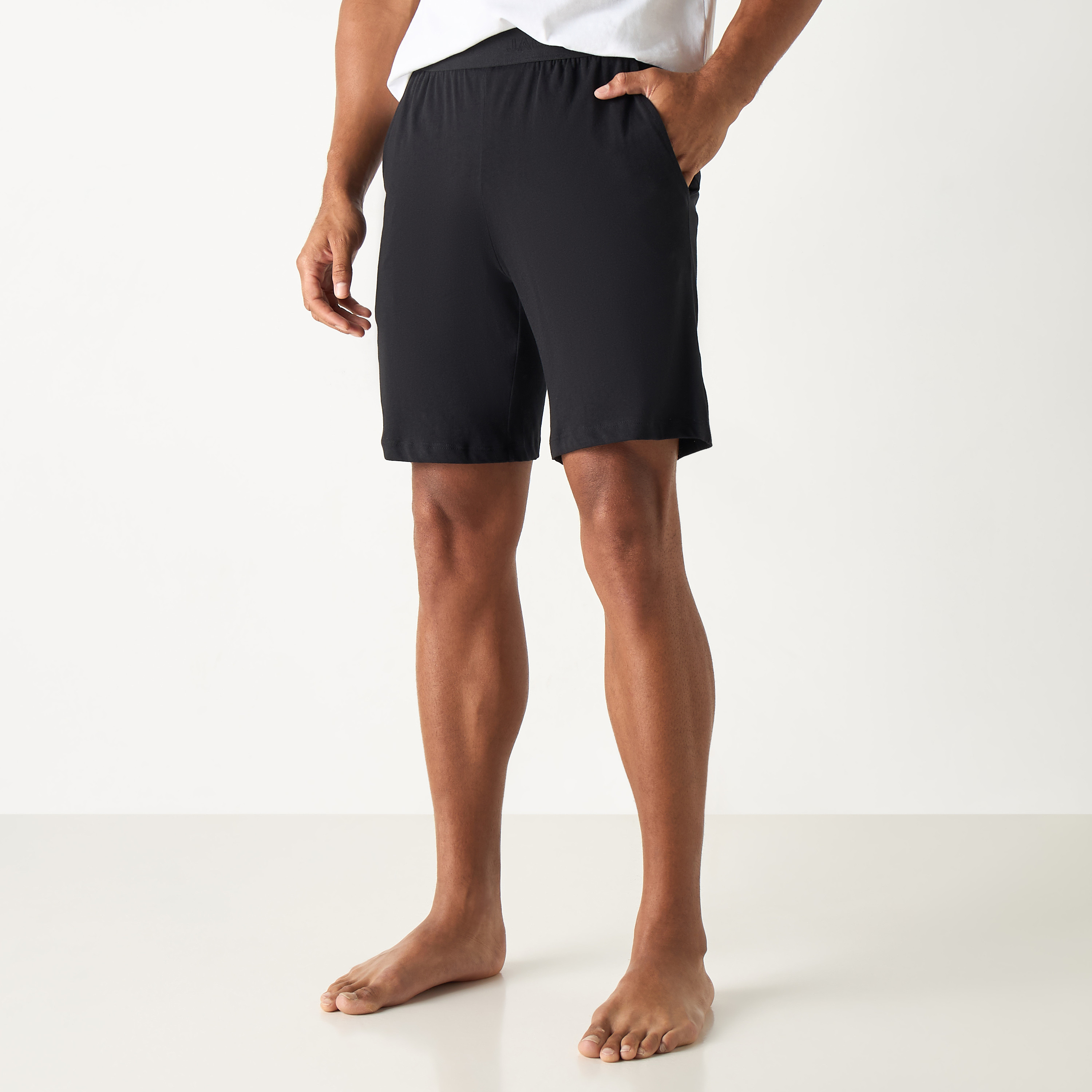 تيشيرت بياقة مستديرة وأكمام قصيرة وطبعات من جاك آند جونز-men-clothing-nightwear-tshirts-image-4