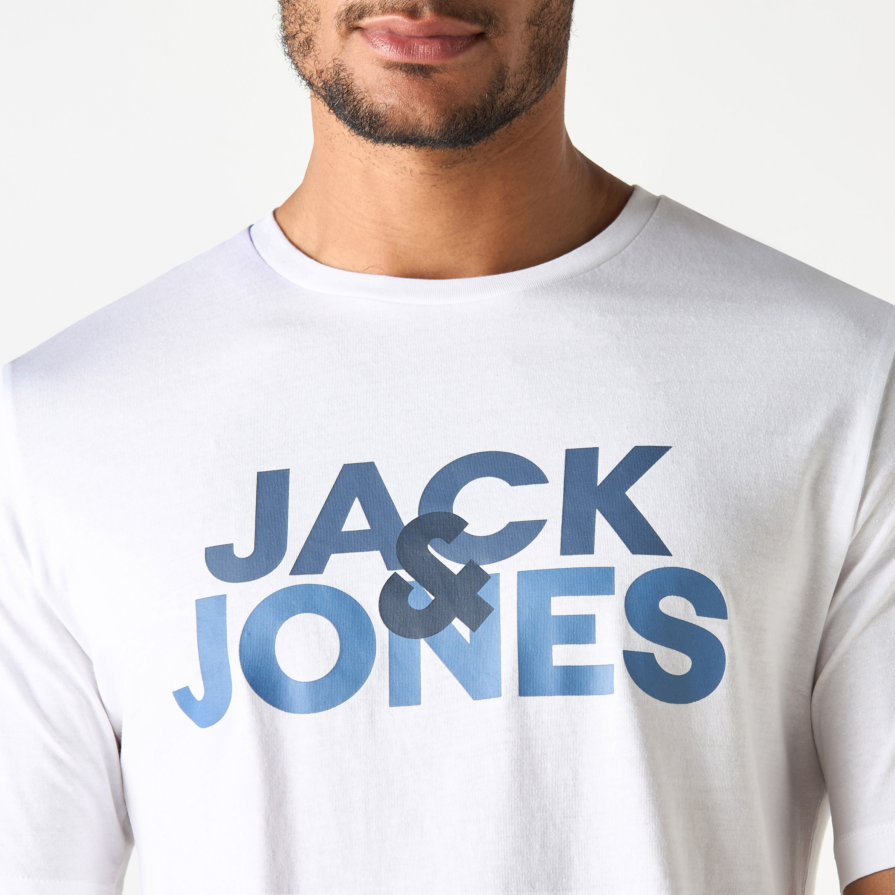 تيشيرت بياقة مستديرة وأكمام قصيرة وطبعات من جاك آند جونز-men-clothing-nightwear-tshirts-image-5
