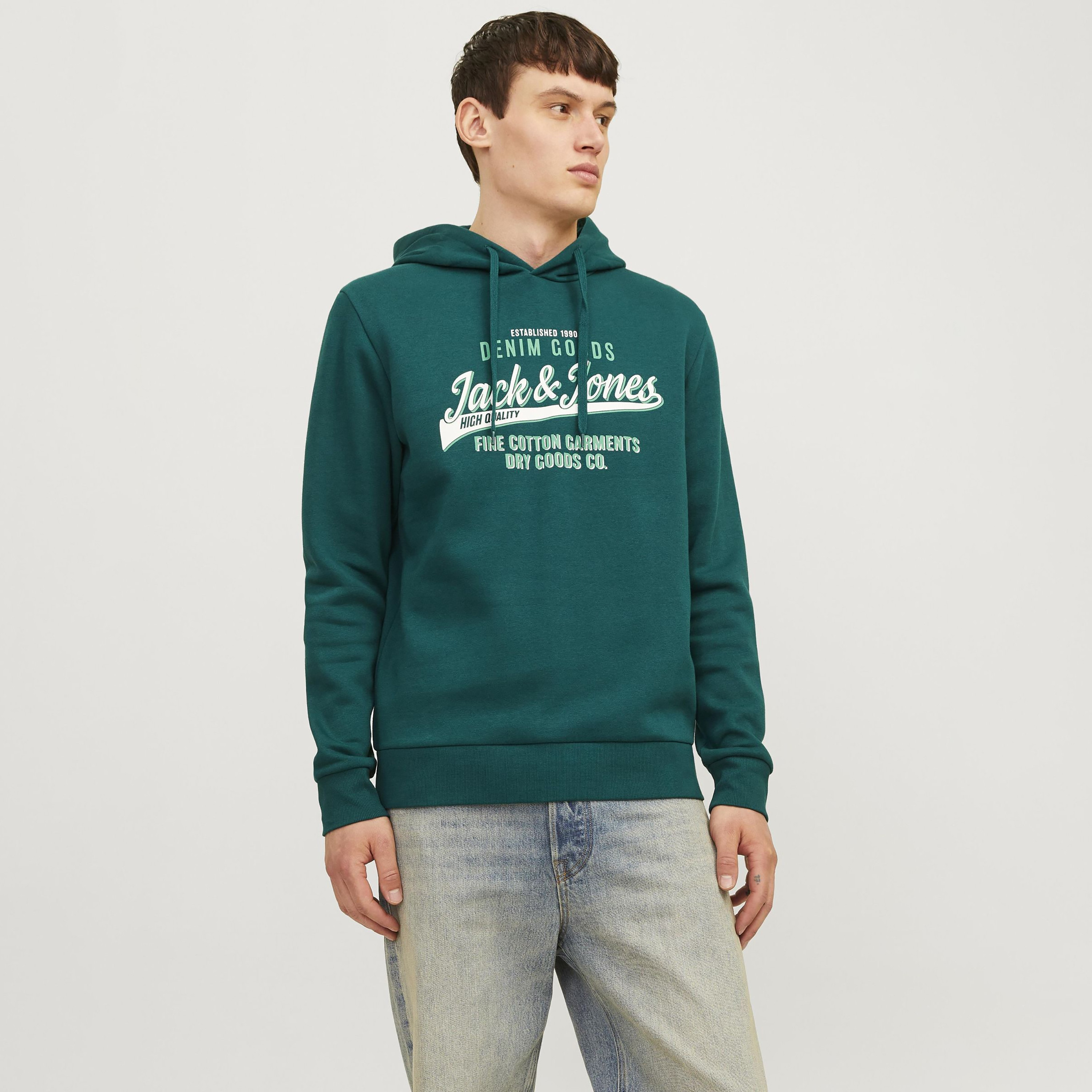 هودي بأكمام طويلة وشعار  من جاك آند جونز-men-winterwear-hoodiesandsweatshirts-image-5
