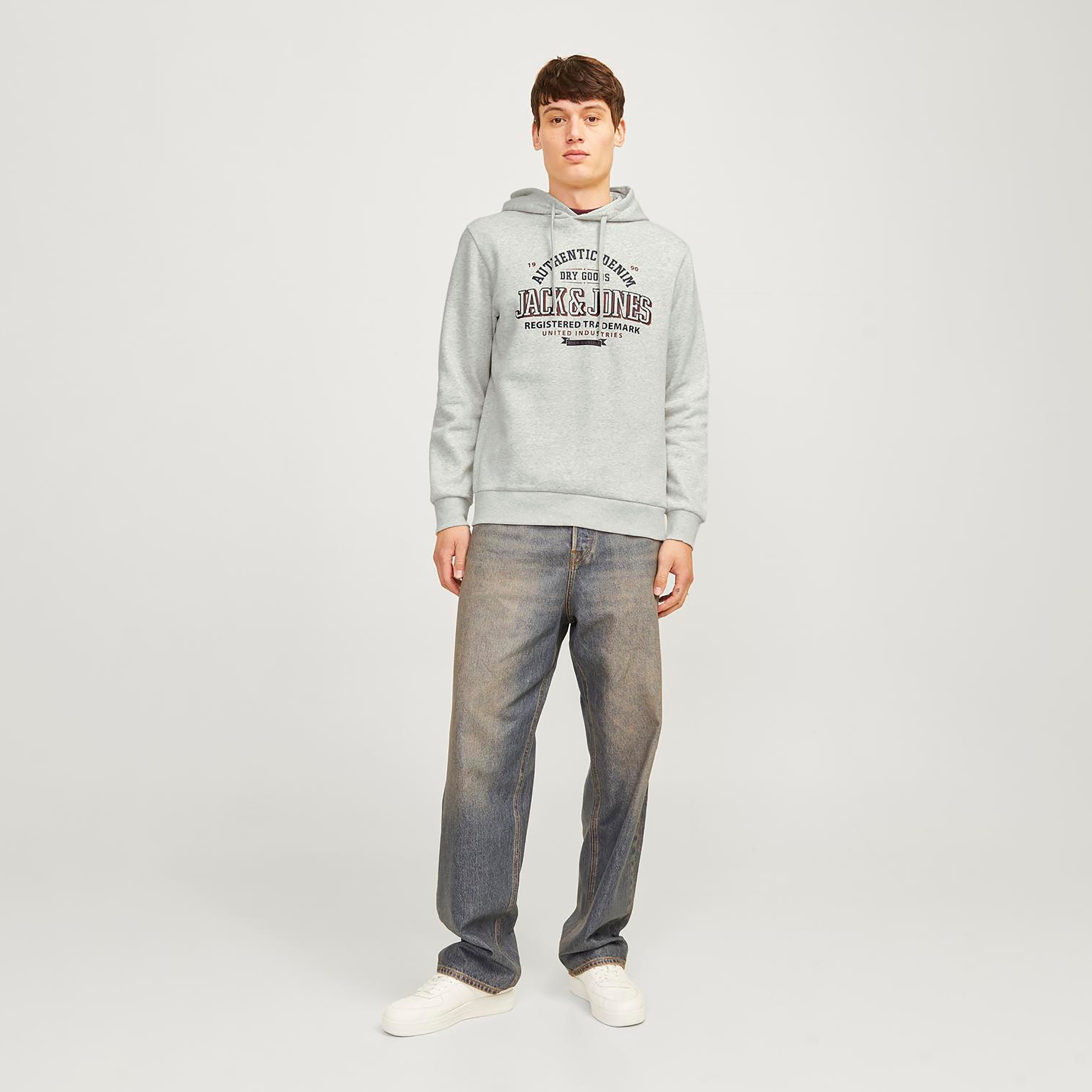 هودي بأكمام طويلة وشعار  من جاك آند جونز-men-winterwear-hoodiesandsweatshirts-image-10