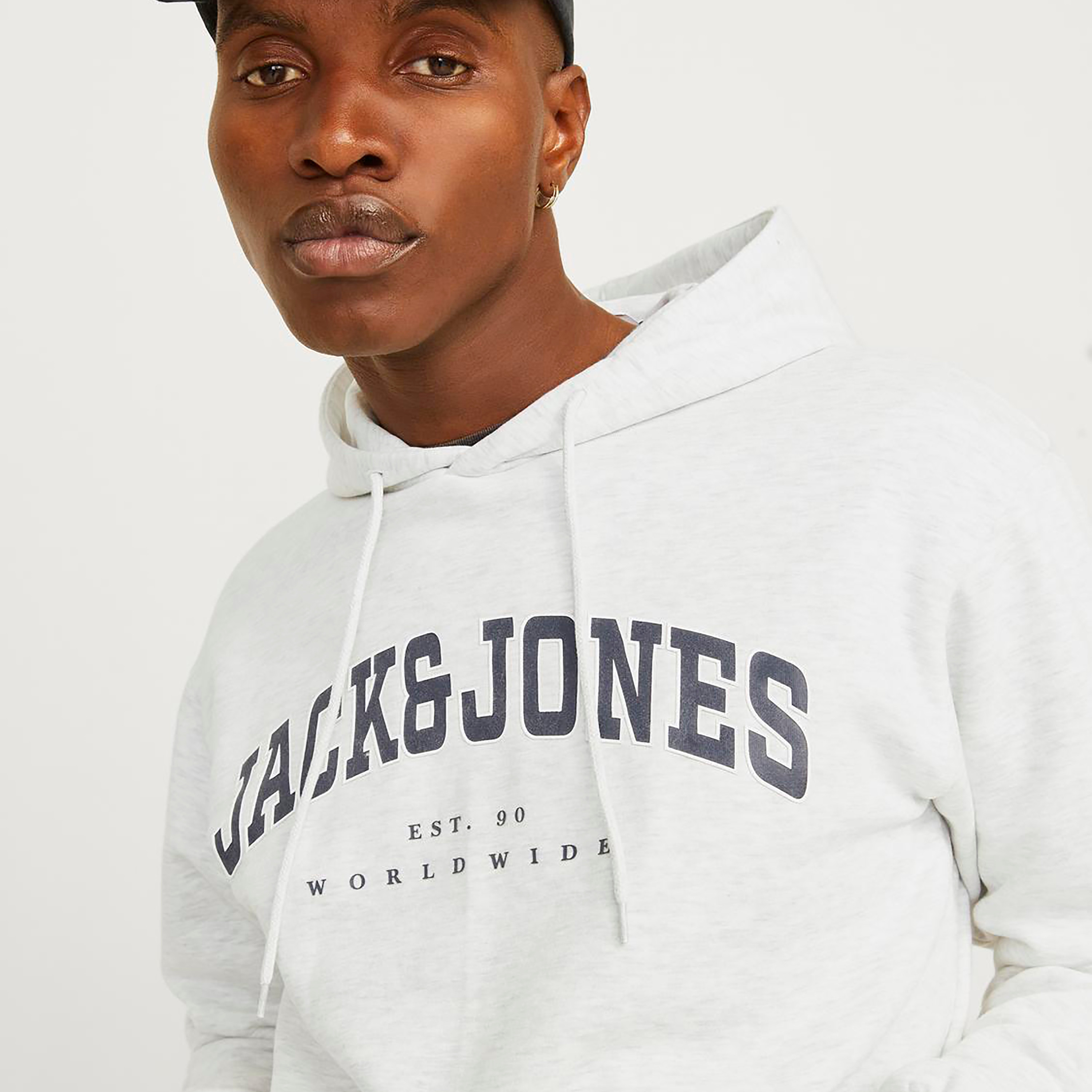 هوديي رجالي بأكمام طويلة وشعار جاك آند جونز-men-winterwear-hoodiesandsweatshirts-image-3