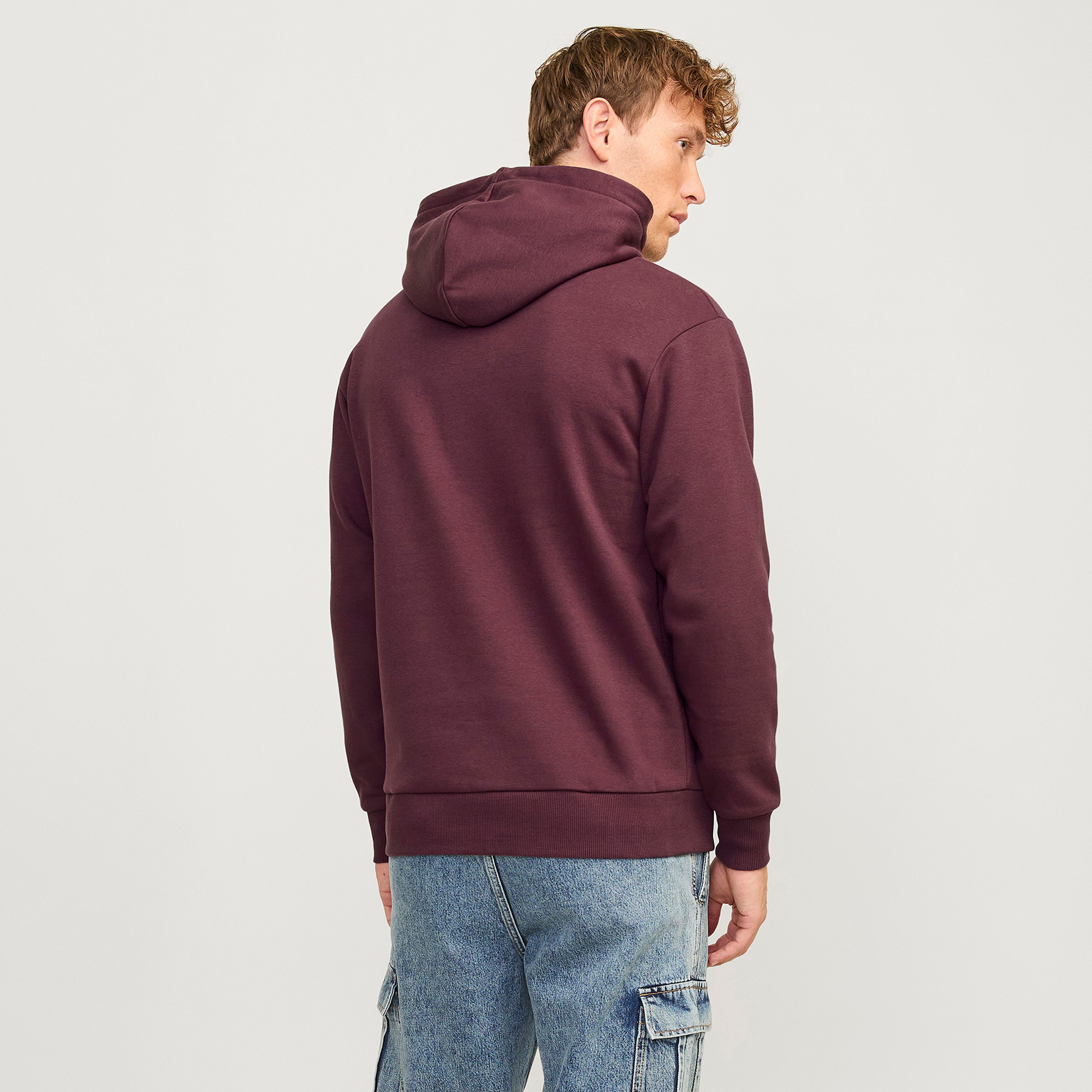 هوديي رجالي بأكمام طويلة وشعار جاك آند جونز-men-winterwear-hoodiesandsweatshirts-image-12