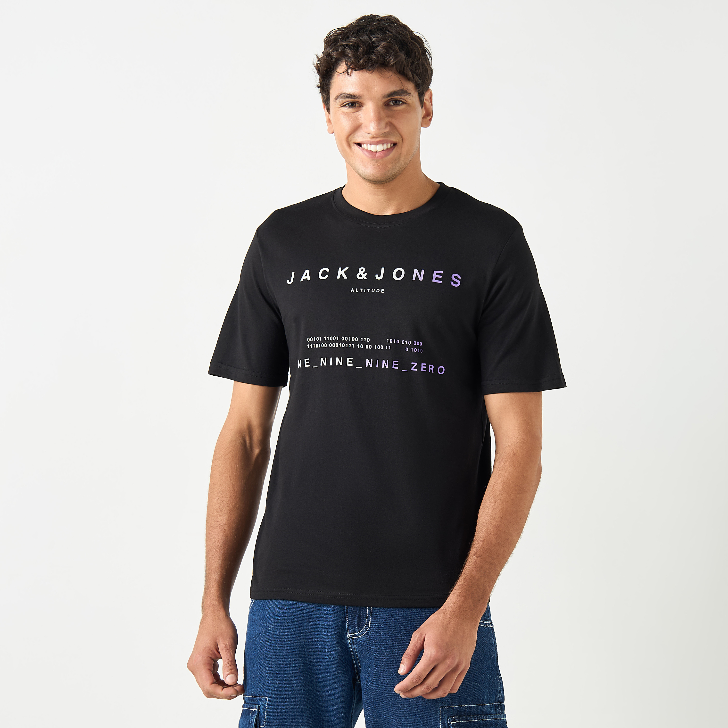 تي شيرت من جاك آند جونز مع مطبوع بأكمام قصيرة و ياقة مستديرة-men-clothing-tshirtsandpolos-tshirts-image-1