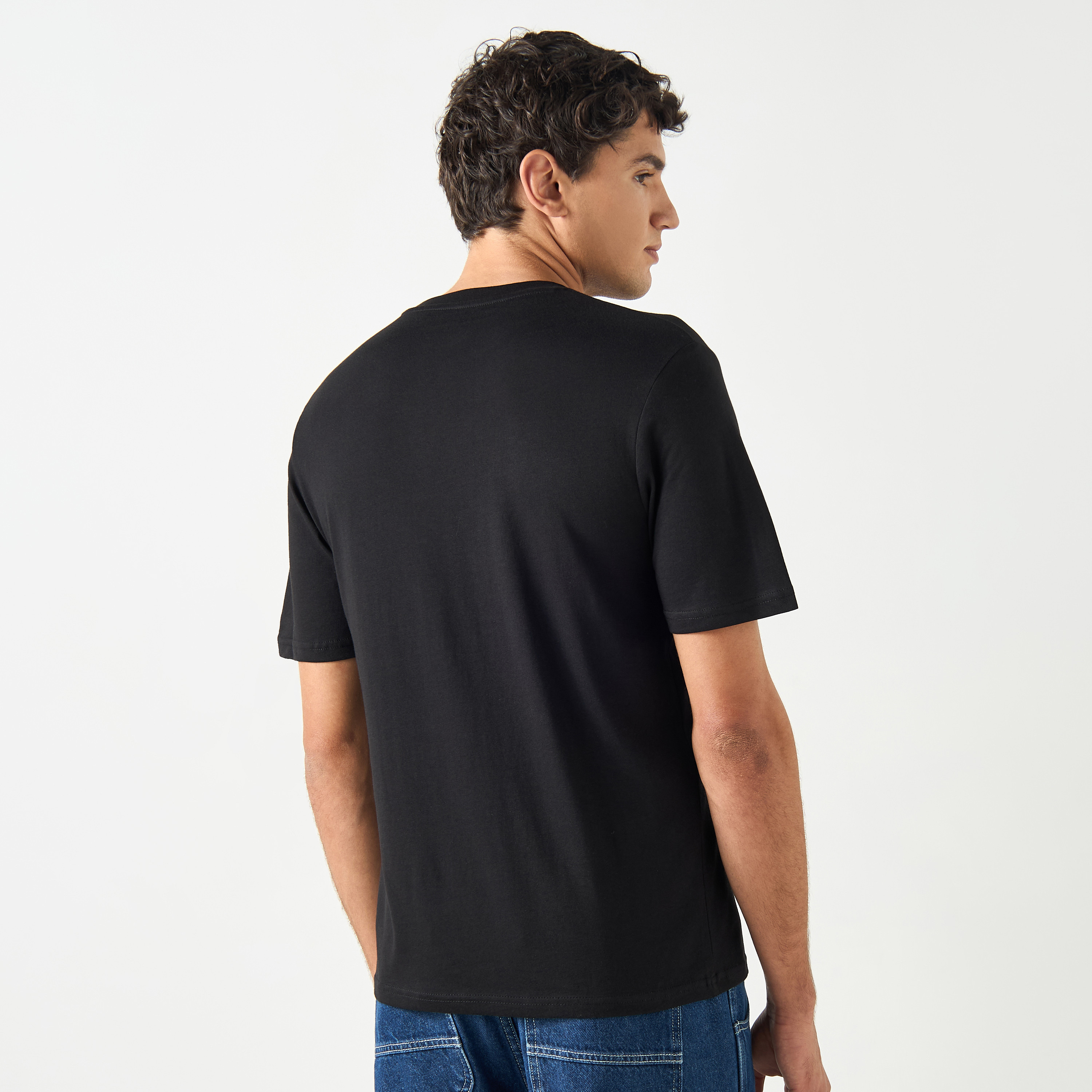 تي شيرت من جاك آند جونز مع مطبوع بأكمام قصيرة و ياقة مستديرة-men-clothing-tshirtsandpolos-tshirts-image-3