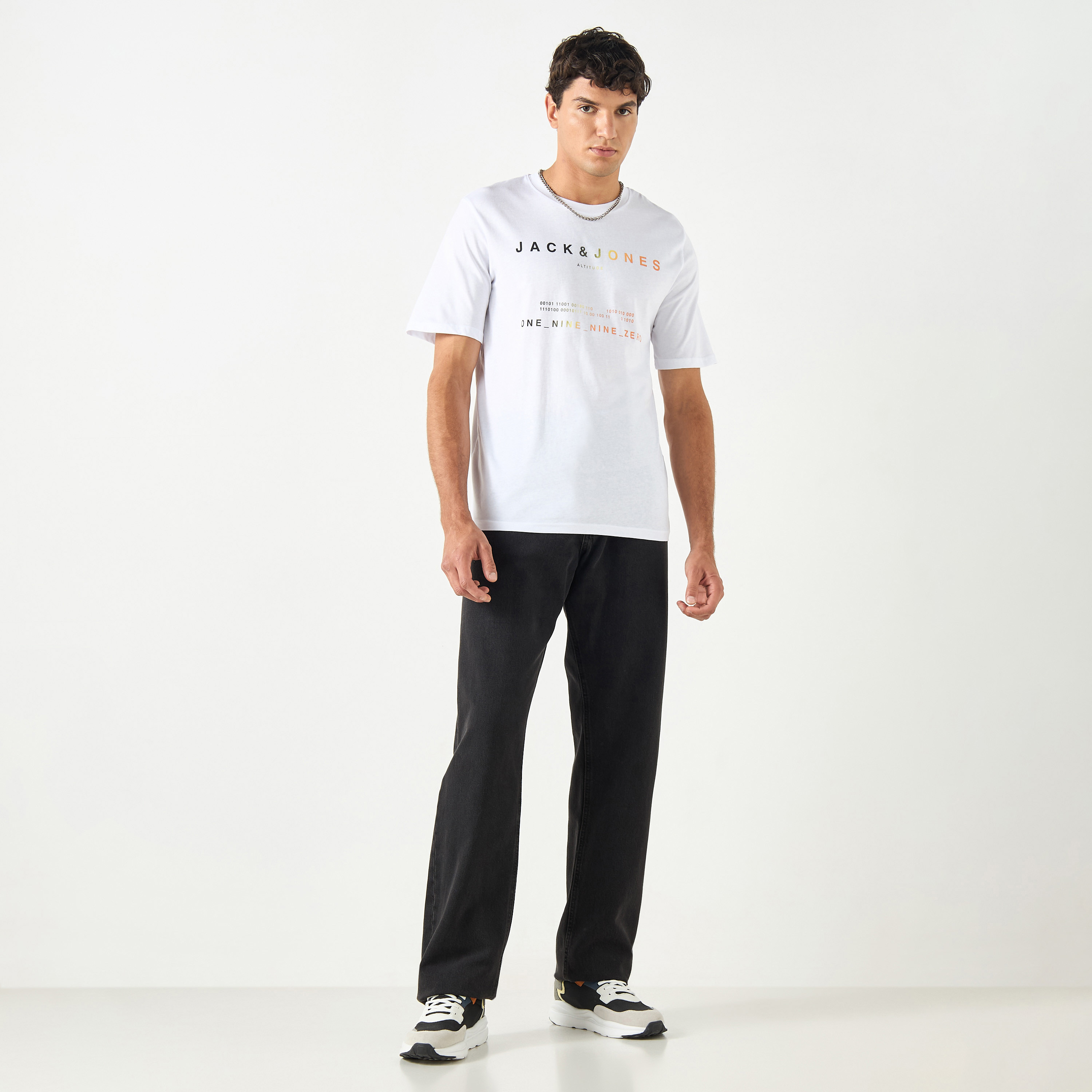 تي شيرت من جاك آند جونز مع مطبوع بأكمام قصيرة و ياقة مستديرة-men-clothing-tshirtsandpolos-tshirts-image-11