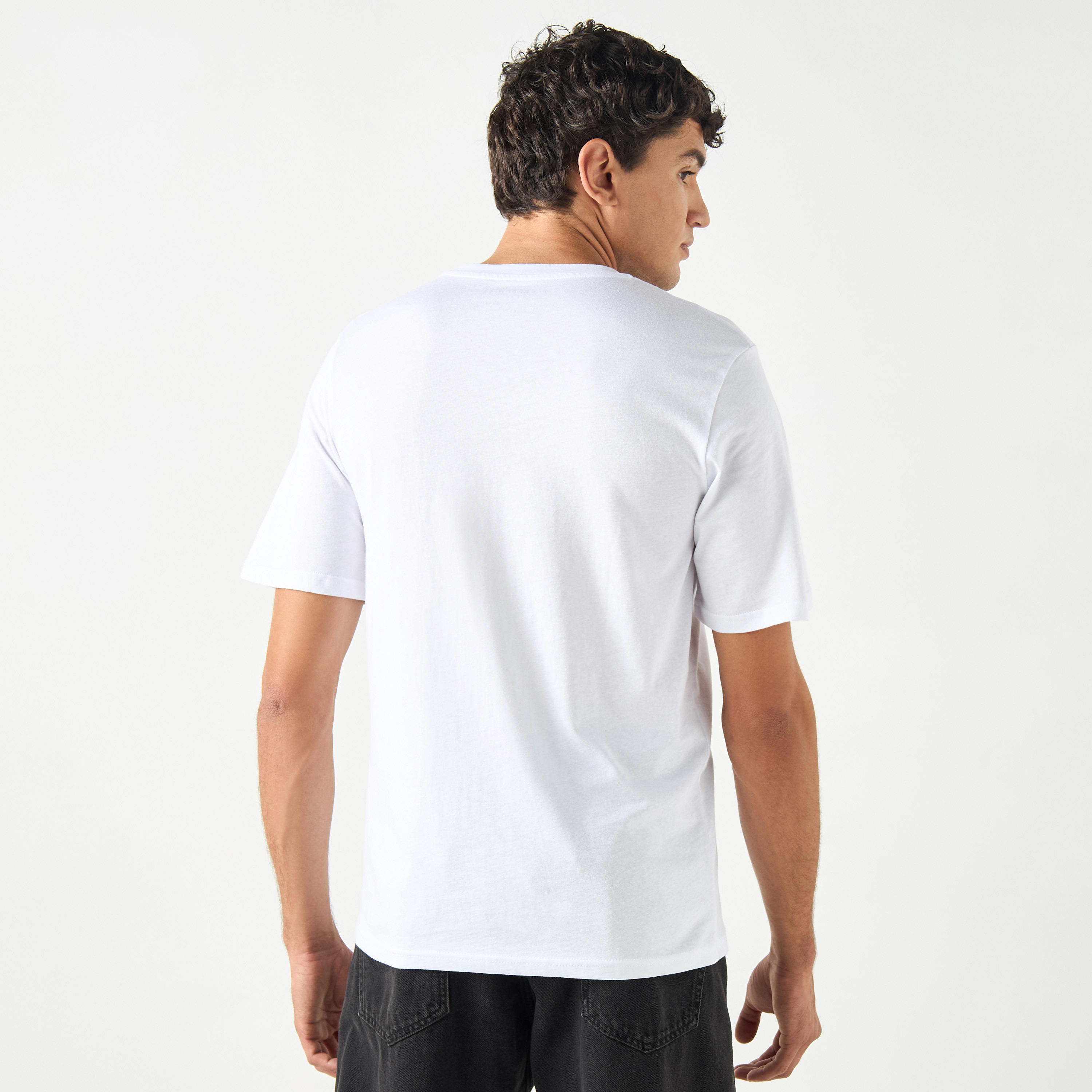 تي شيرت من جاك آند جونز مع مطبوع بأكمام قصيرة و ياقة مستديرة-men-clothing-tshirtsandpolos-tshirts-image-12