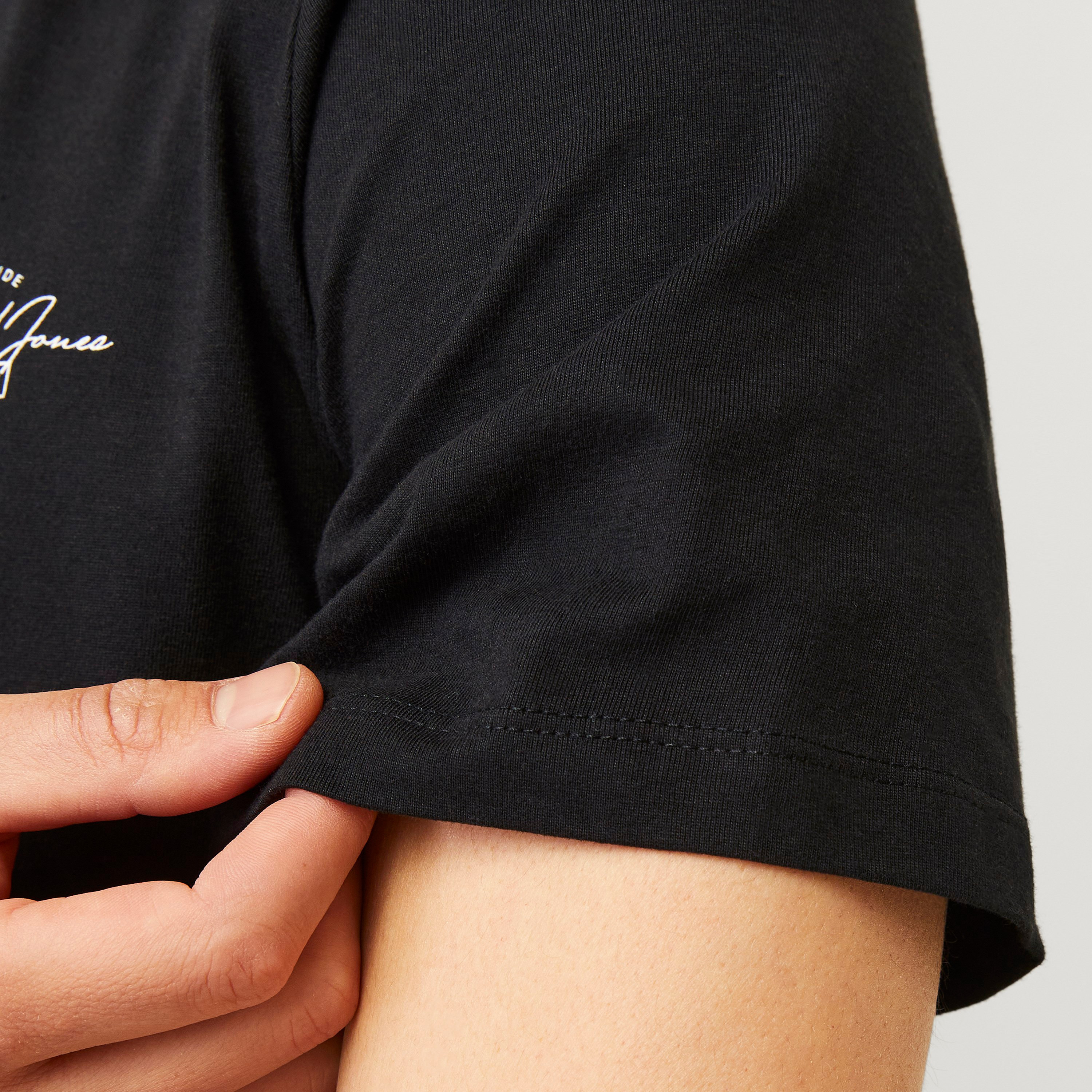 تيشيرت سادة بياقة دائرية وأكمام قصيرة من جاك آند جونز-men-clothing-tshirtsandpolos-tshirts-image-3