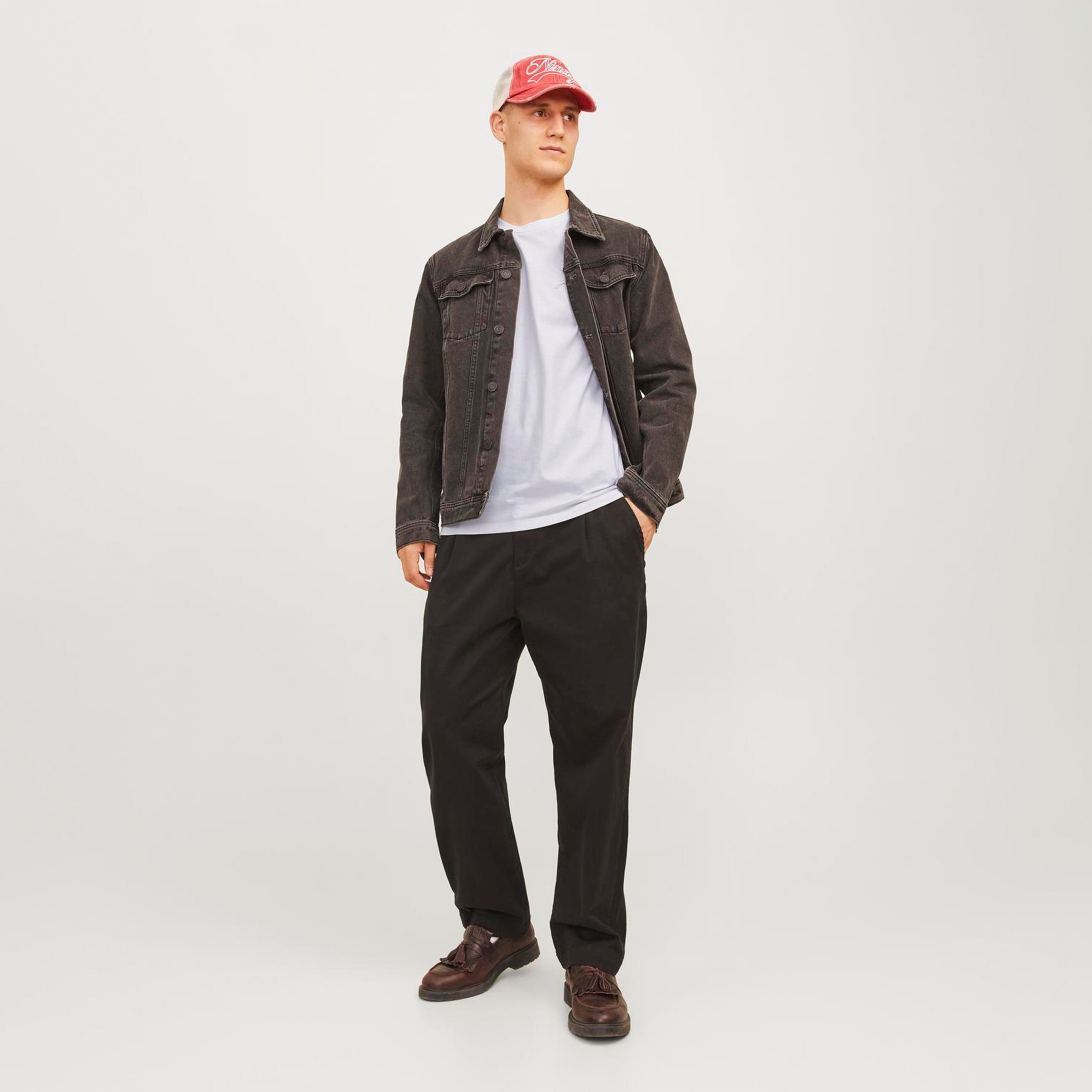 تيشيرت سادة بياقة دائرية وأكمام قصيرة من جاك آند جونز-men-clothing-tshirtsandpolos-tshirts-image-7