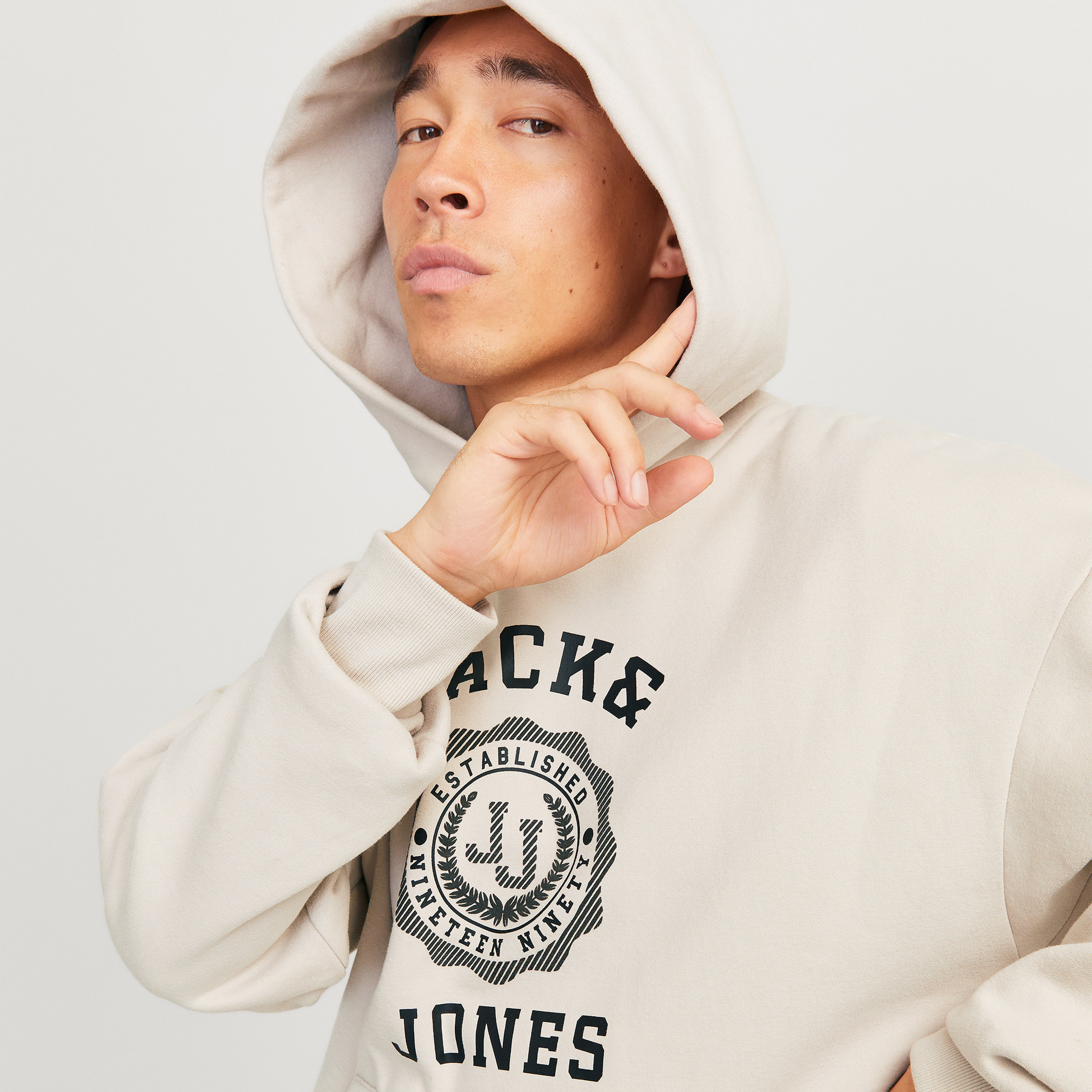 جاك & حونز-  هودي بأكمام طويلة بنقوش مع جيب كنغر-men-clothing-hoodiesandsweatshirts-image-3