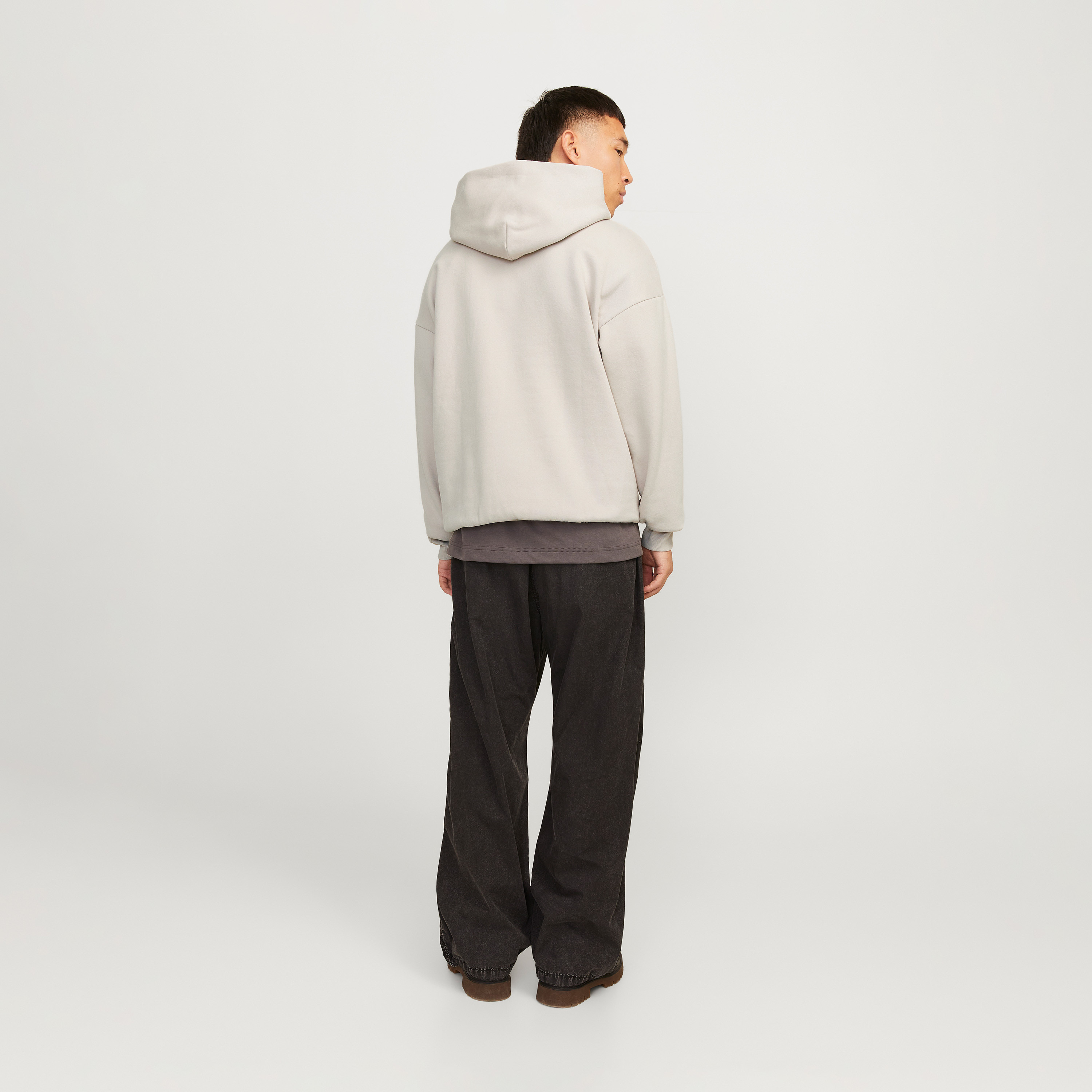 جاك & حونز-  هودي بأكمام طويلة بنقوش مع جيب كنغر-men-clothing-hoodiesandsweatshirts-image-4