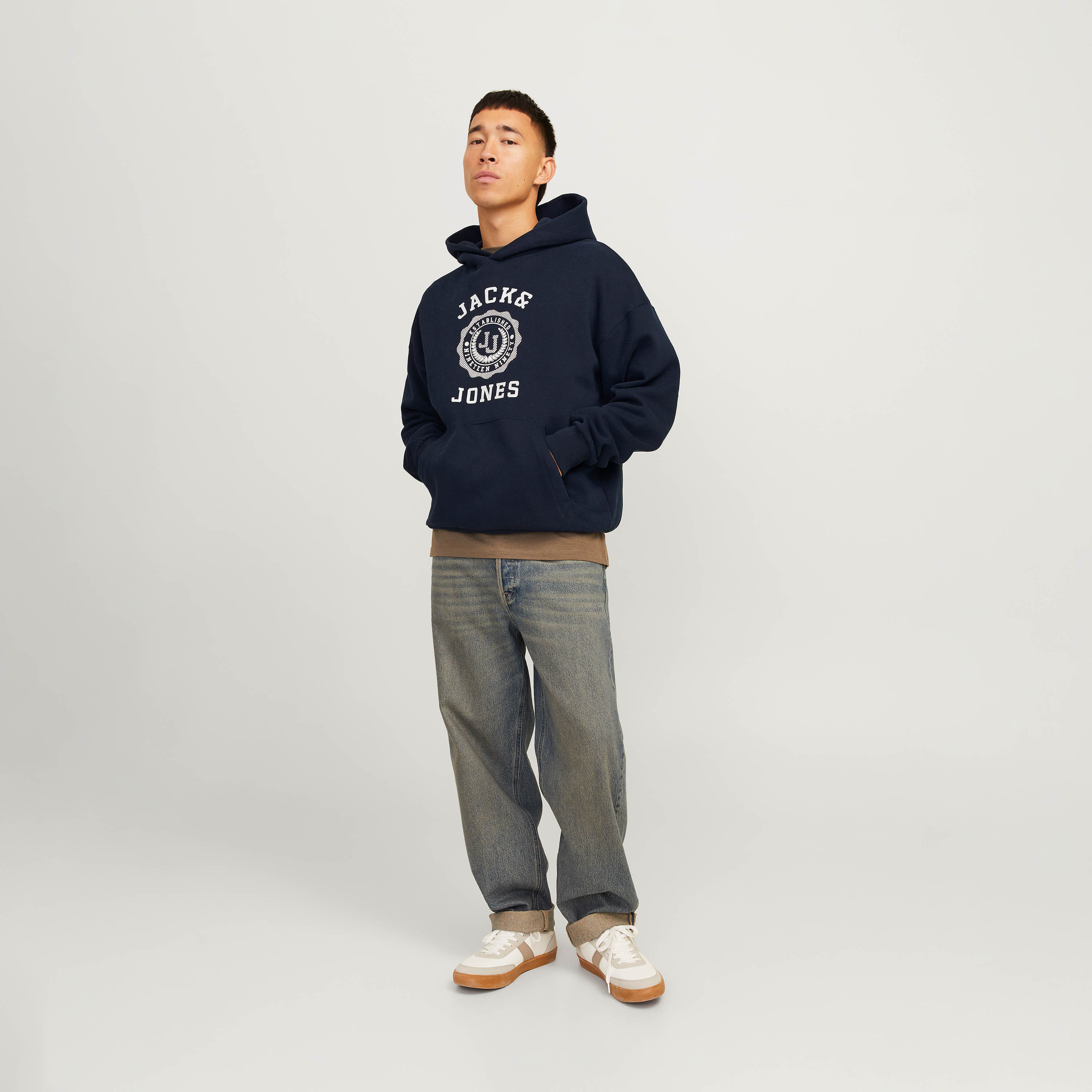 جاك & حونز-  هودي بأكمام طويلة بنقوش مع جيب كنغر-men-clothing-hoodiesandsweatshirts-image-9