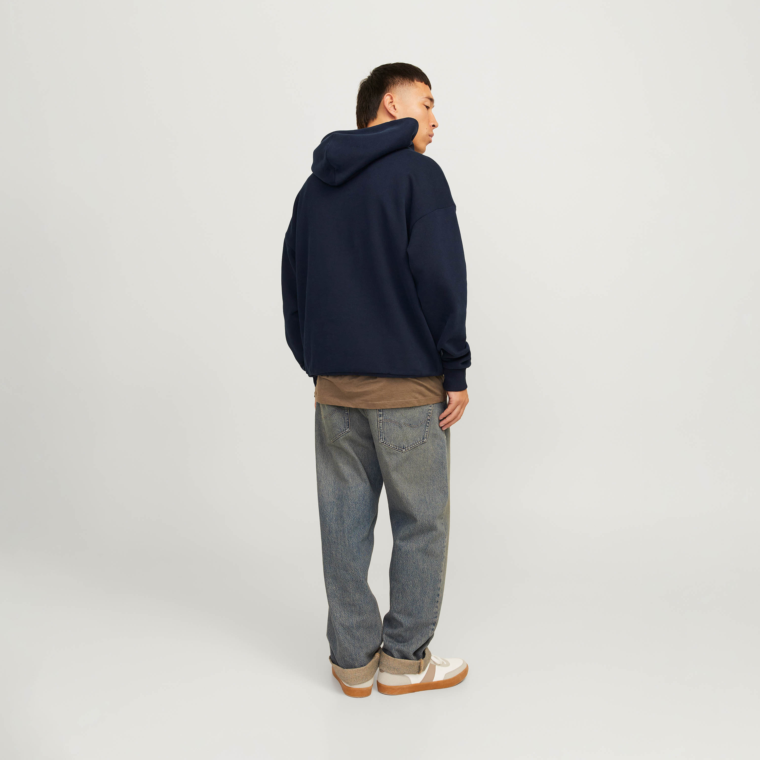 جاك & حونز-  هودي بأكمام طويلة بنقوش مع جيب كنغر-men-clothing-hoodiesandsweatshirts-image-10