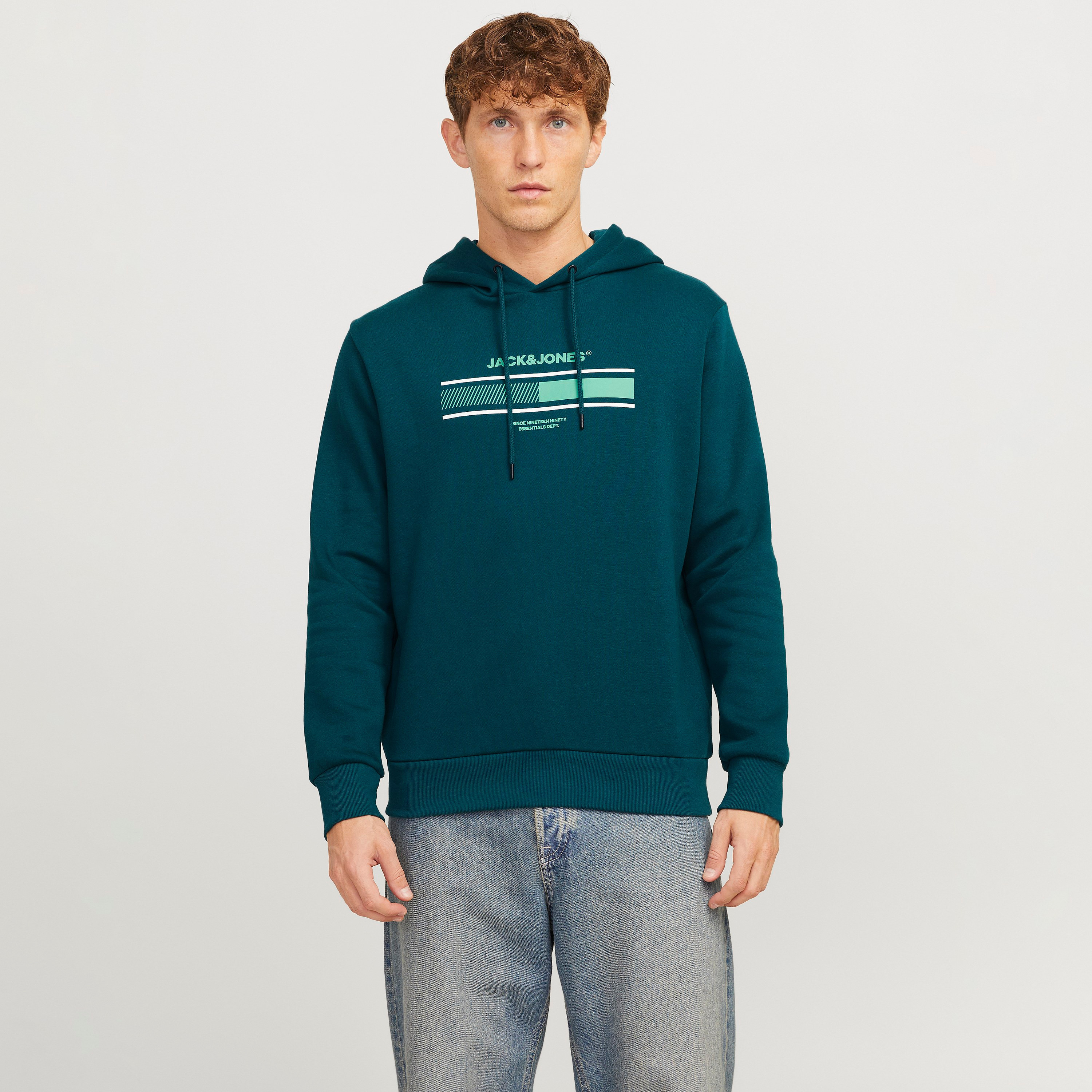 سويت شيرت رجالي بأكمام طويلة بطبعة العلامة التجارية من جاك أند جونز-men-clothing-hoodiesandsweatshirts-image-5